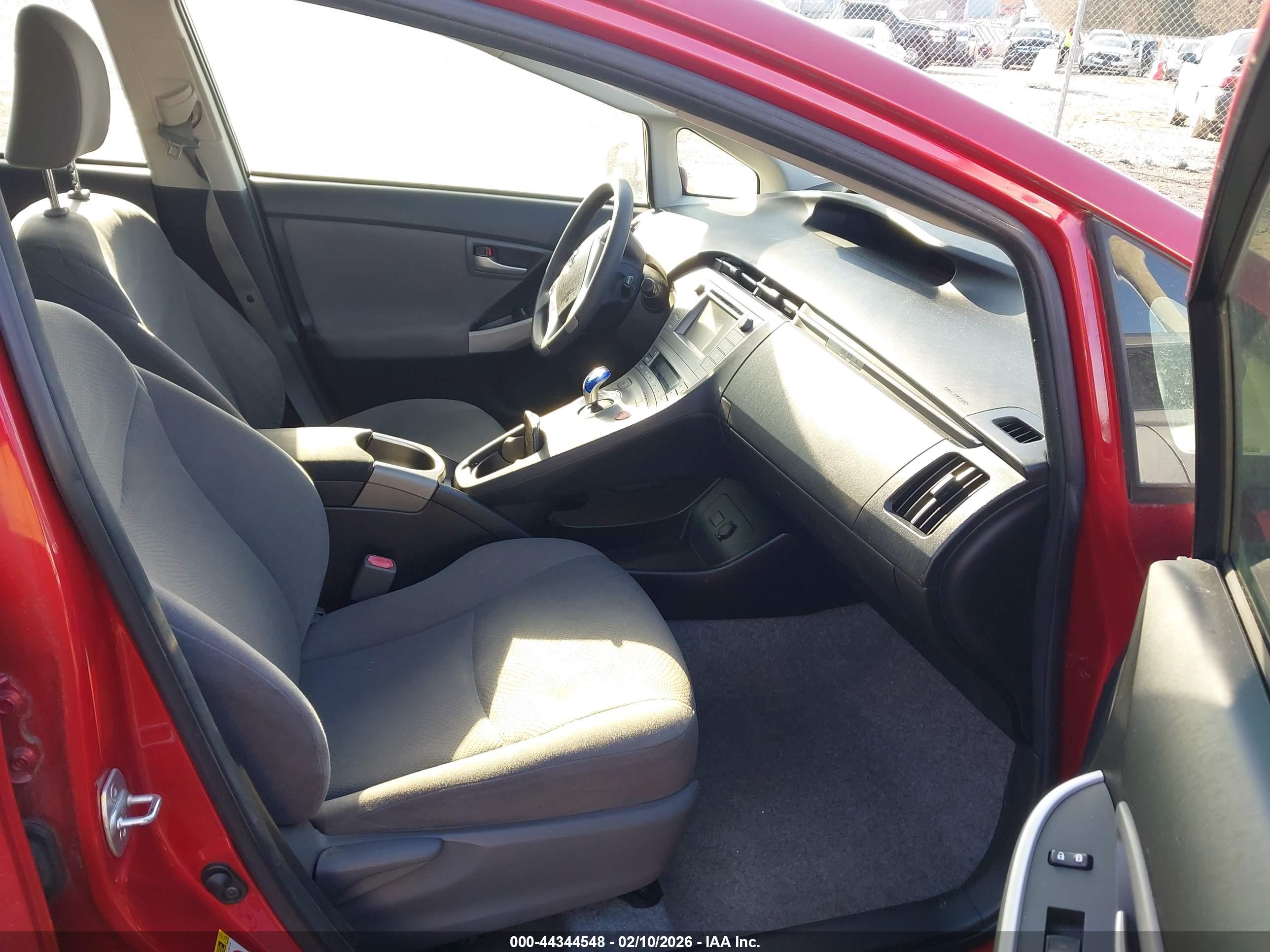 TOYOTA PRIUS image 5