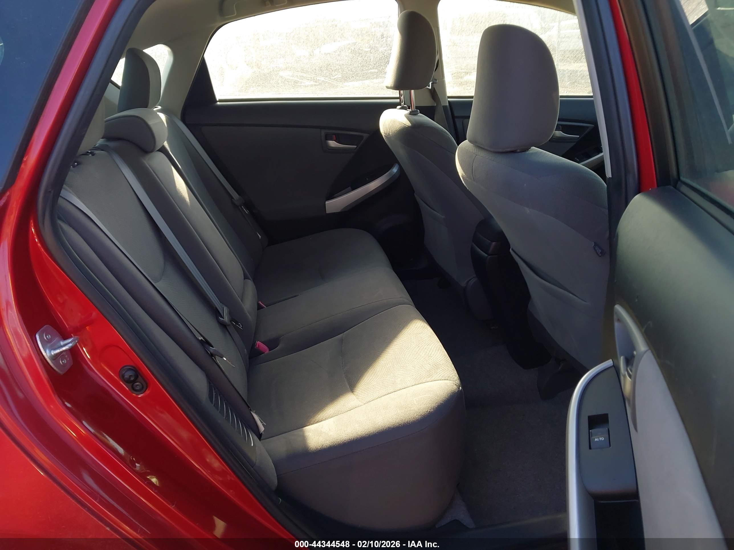 TOYOTA PRIUS image 8