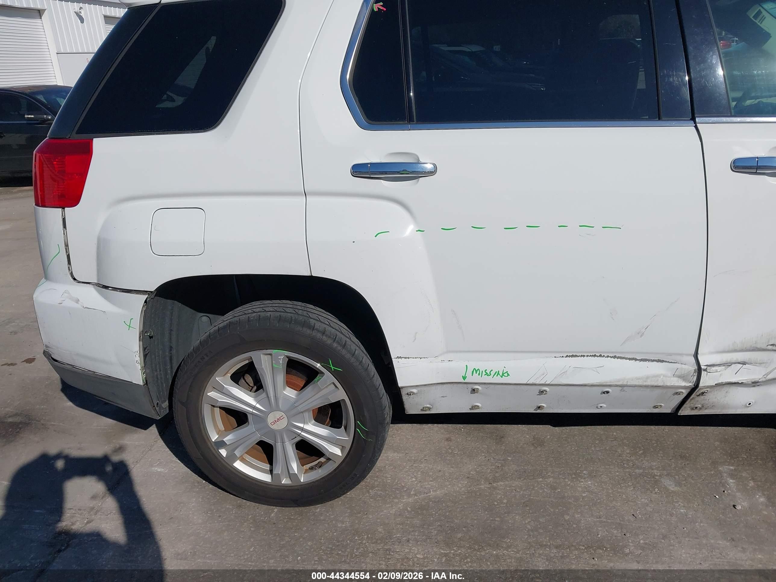 GMC TERRAIN image 6