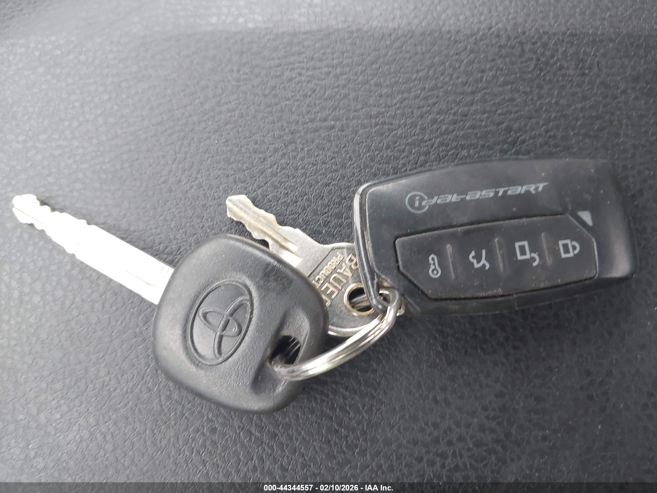 TOYOTA TACOMA image 11