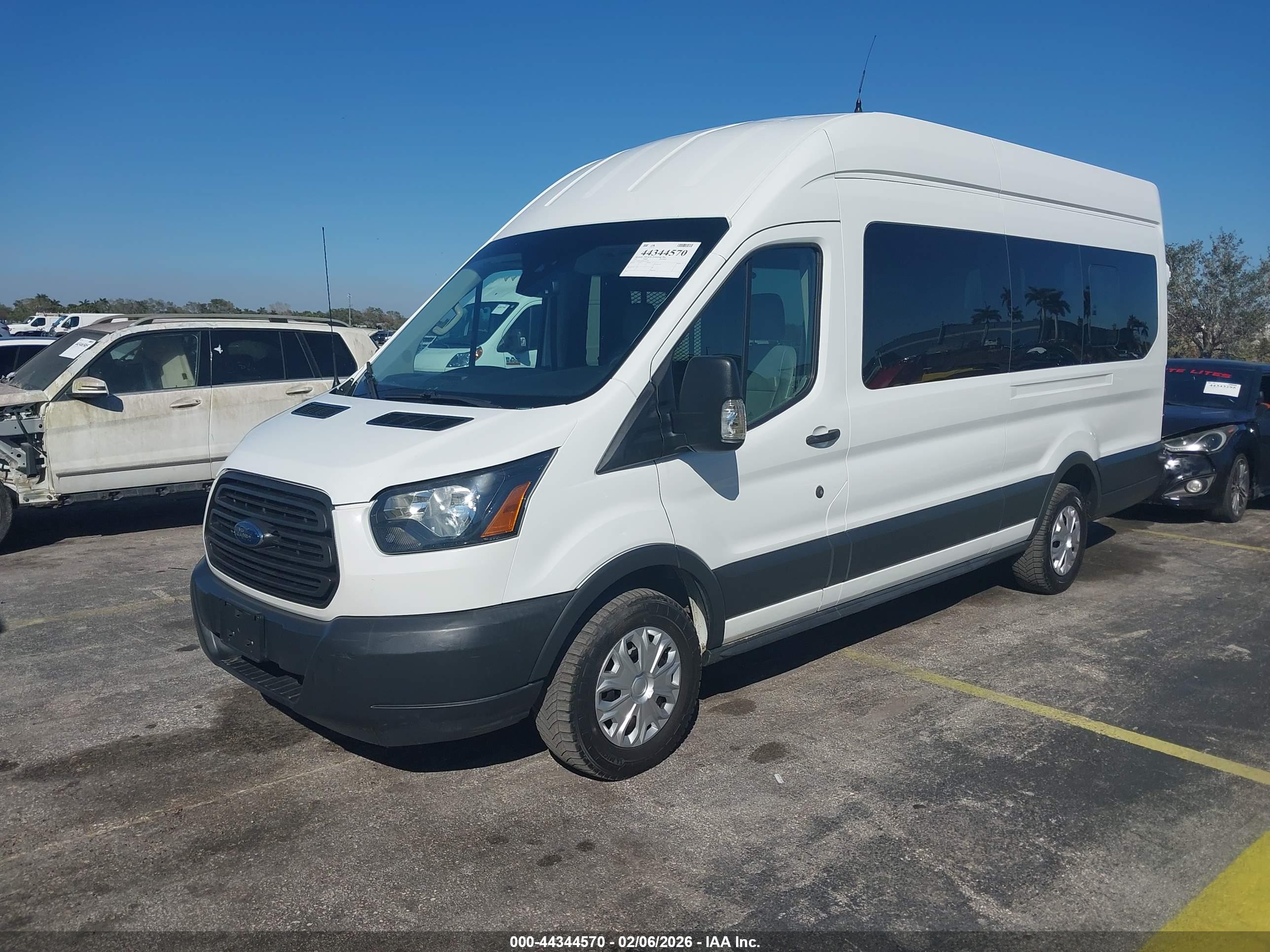 FORD TRANSIT-250 image 2