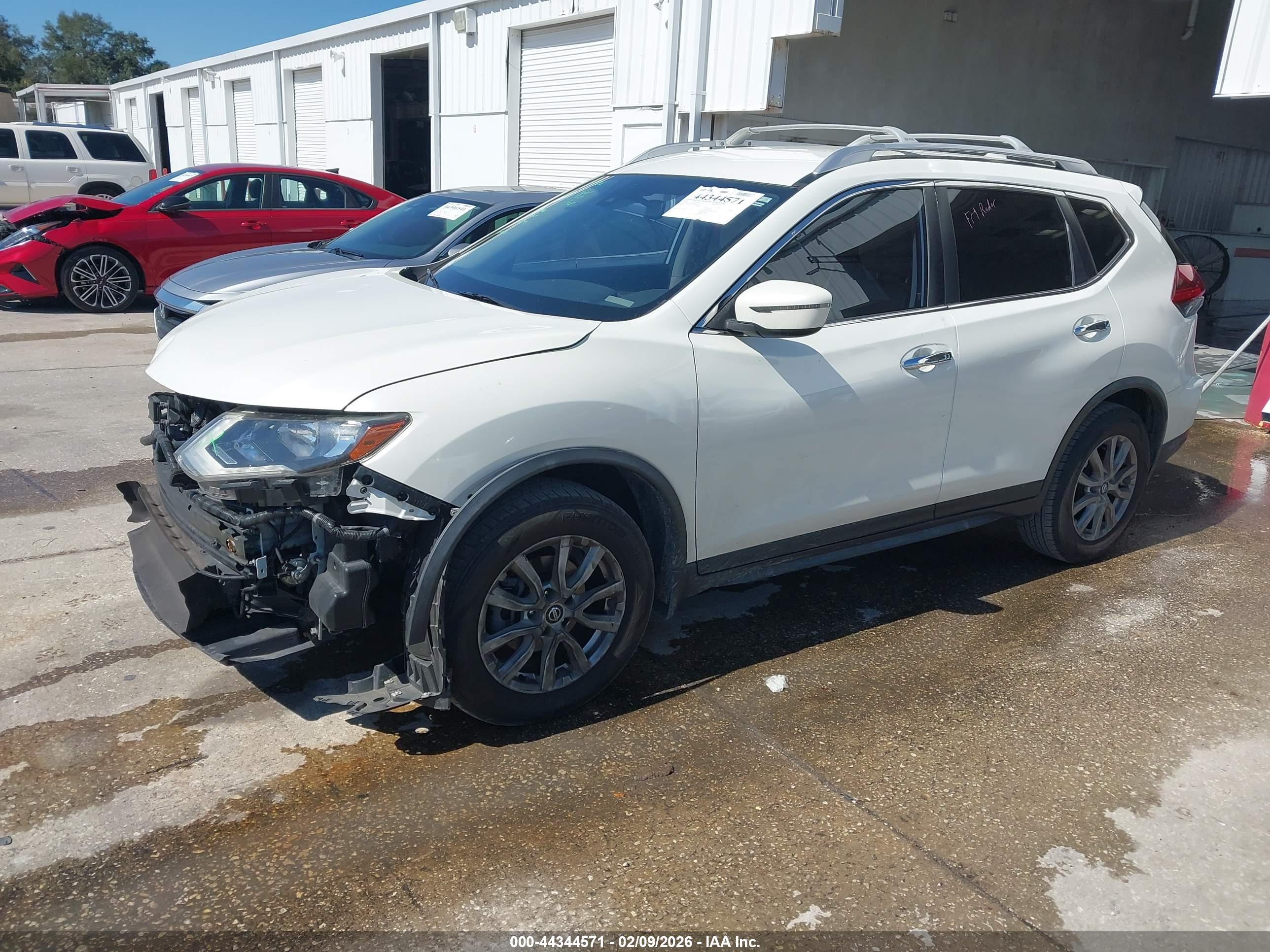 NISSAN ROGUE image 2