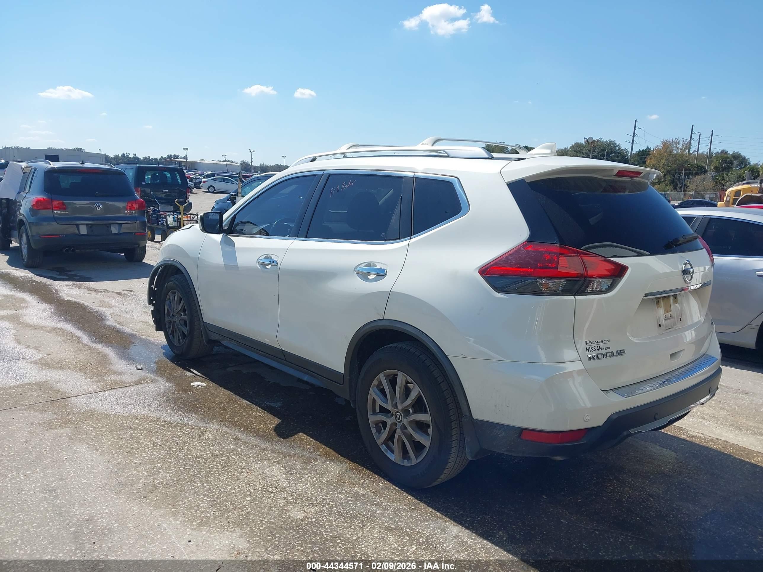 NISSAN ROGUE image 3