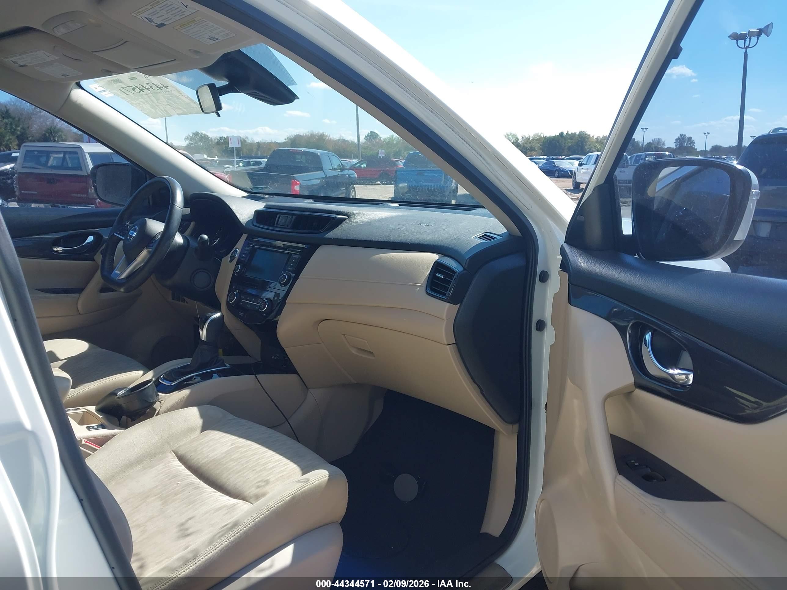 NISSAN ROGUE image 5