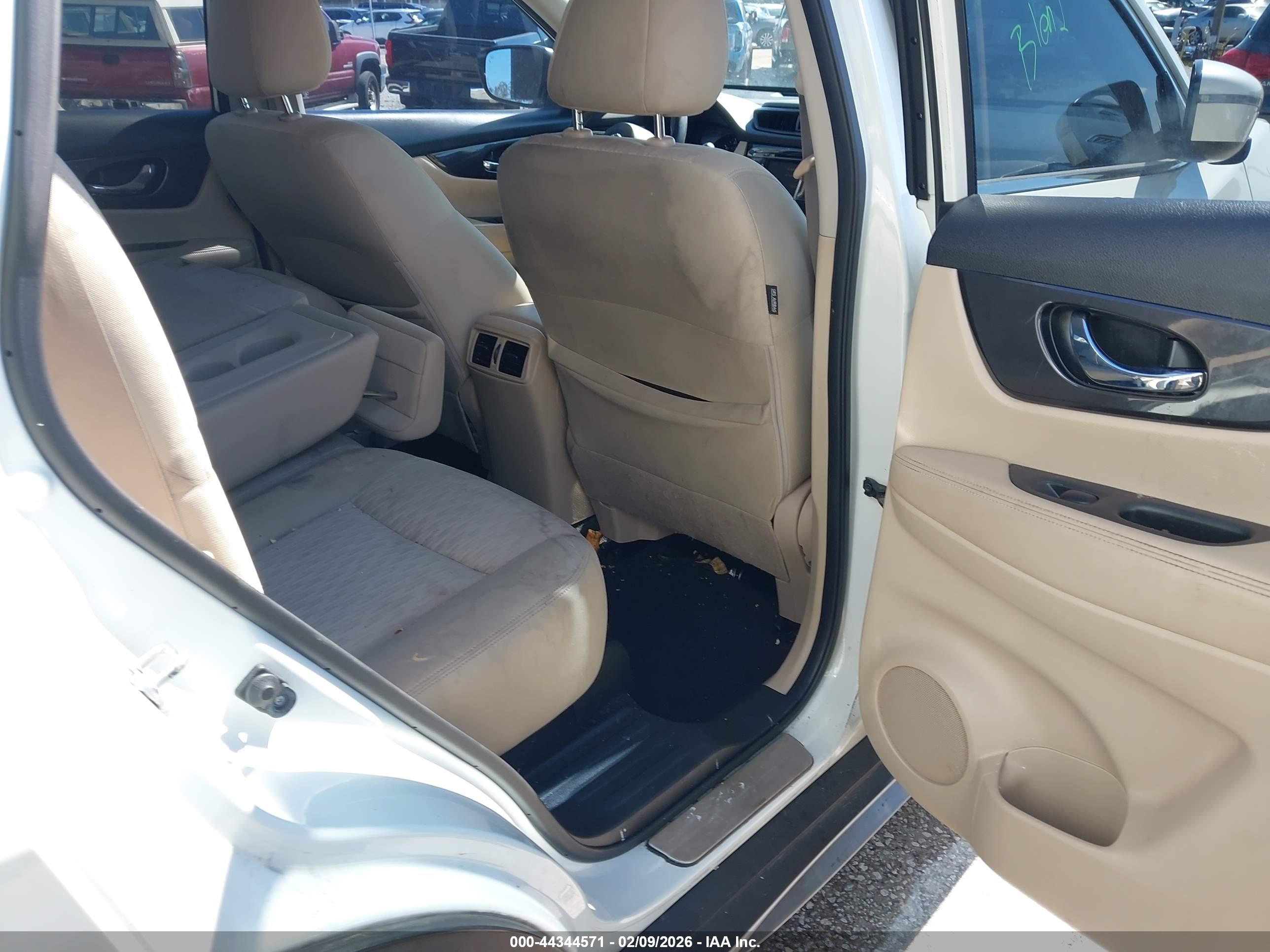 NISSAN ROGUE image 8