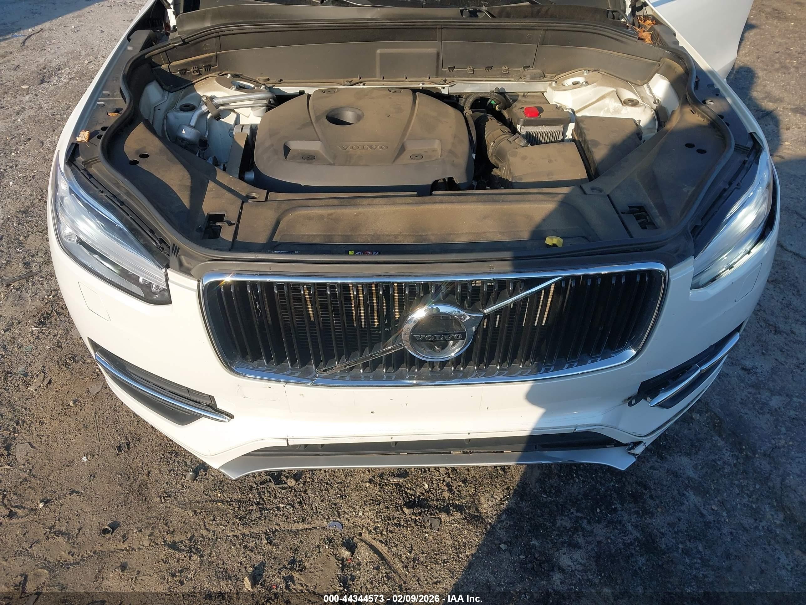 VOLVO XC90 image 10