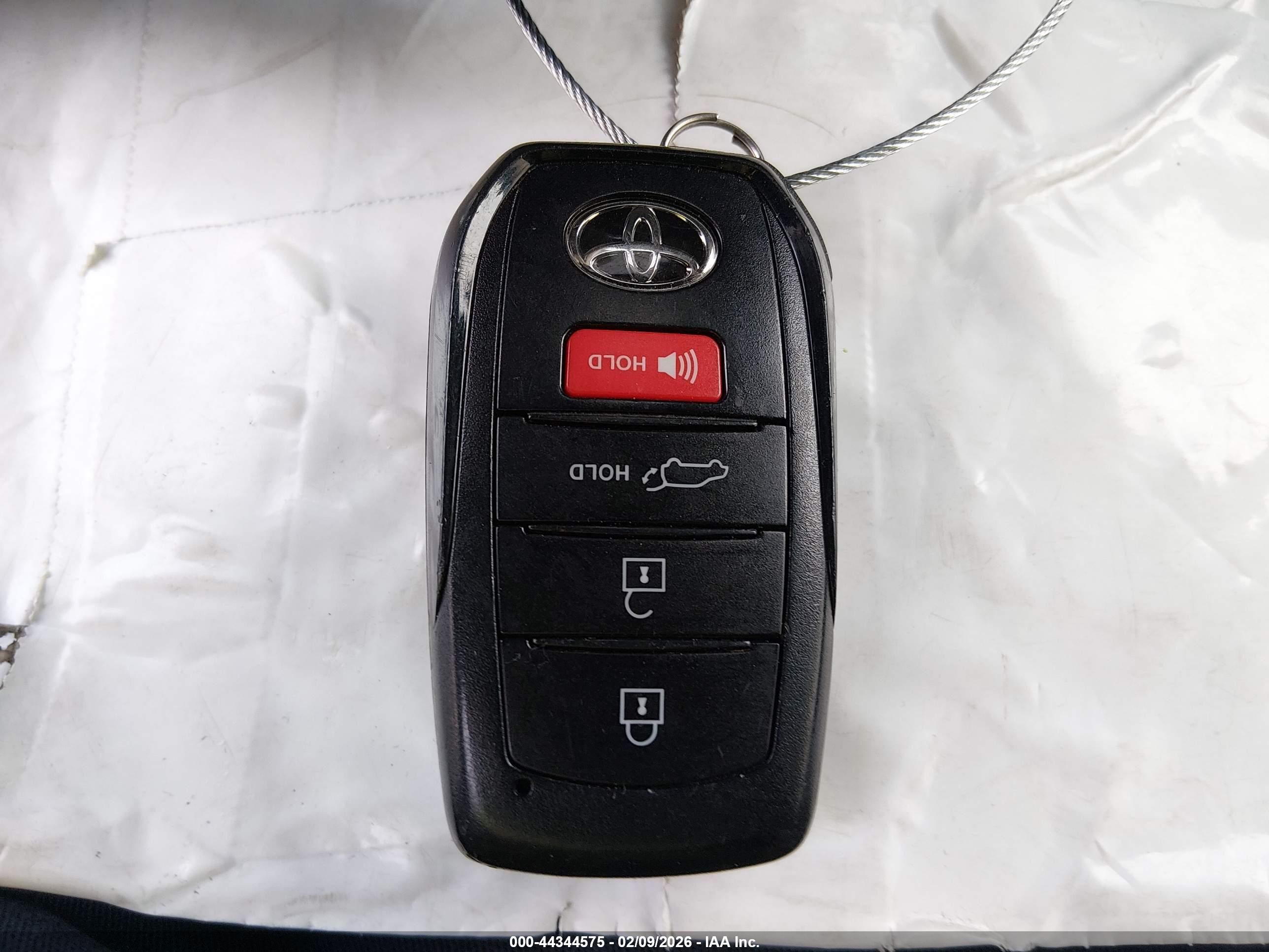 TOYOTA COROLLA image 11