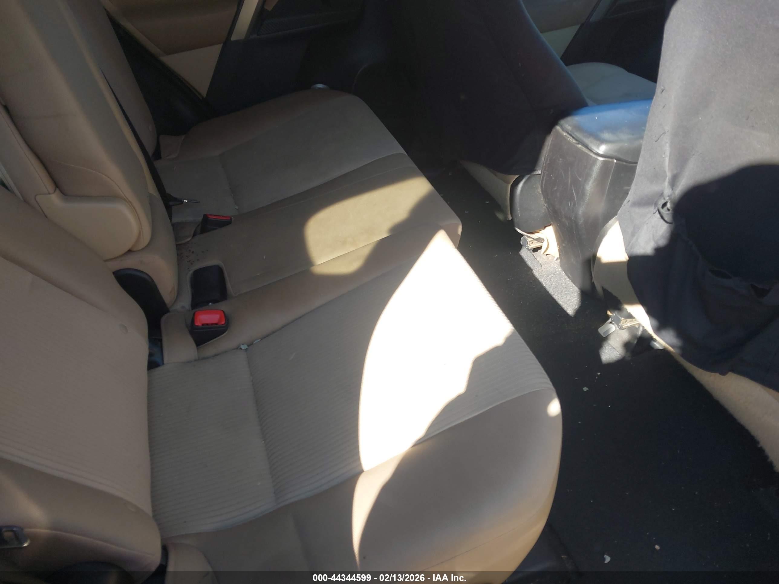 TOYOTA RAV4 image 8