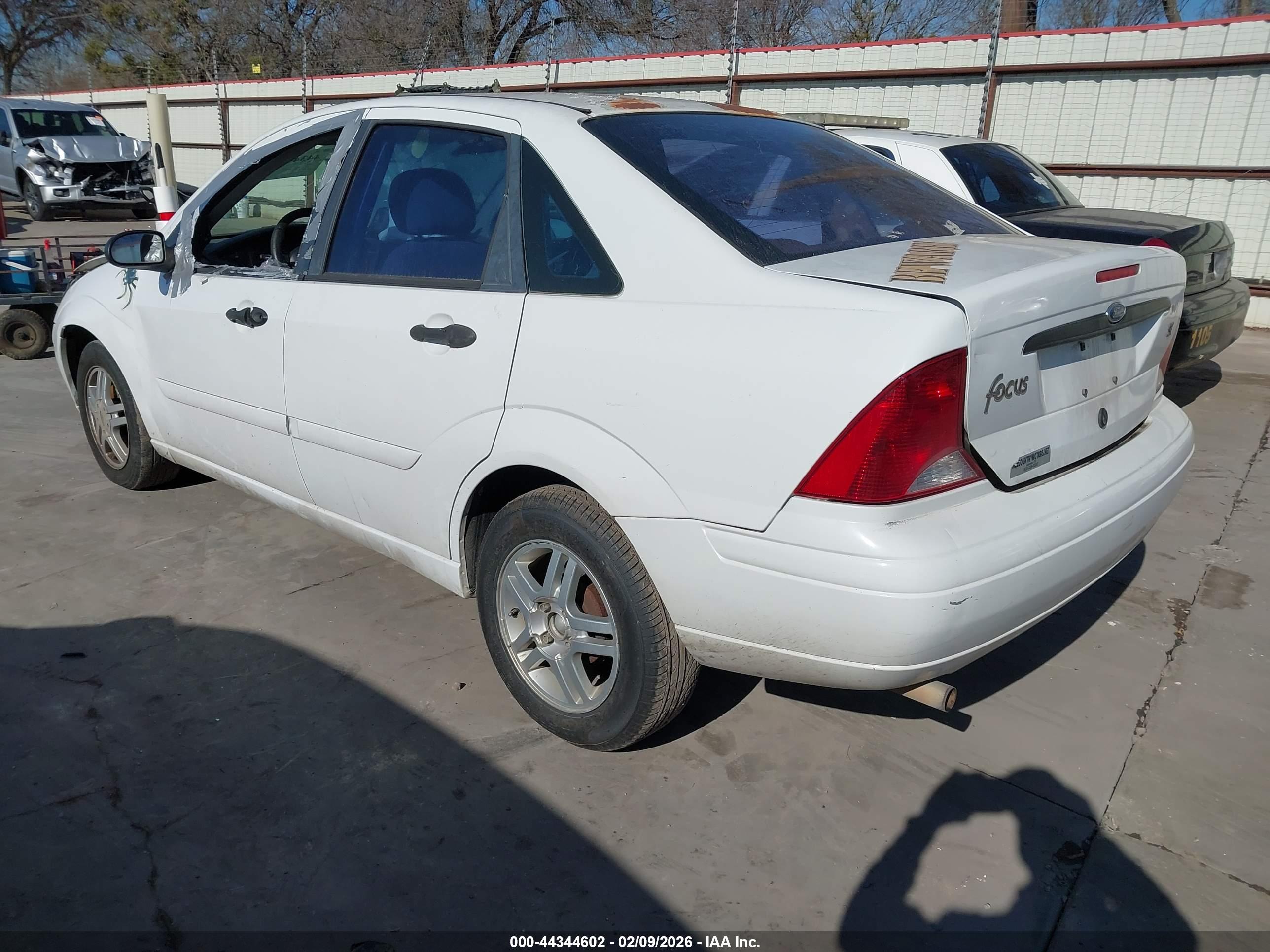 FORD FOCUS image 3