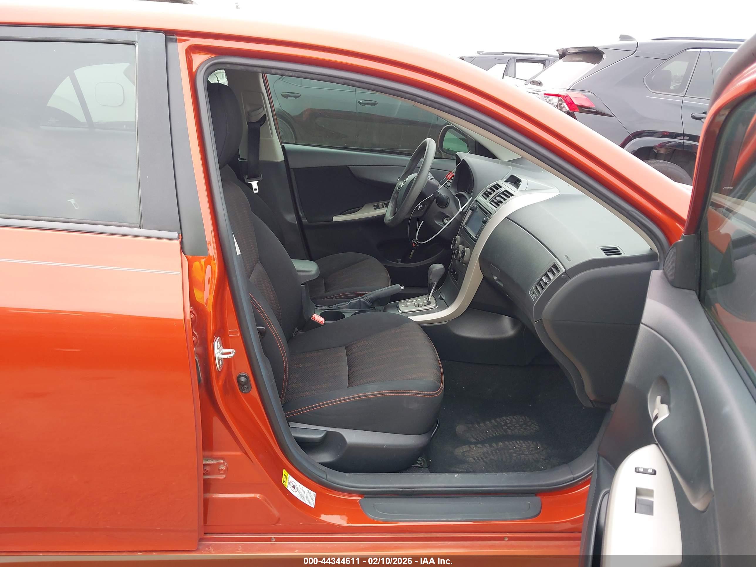 TOYOTA COROLLA image 5