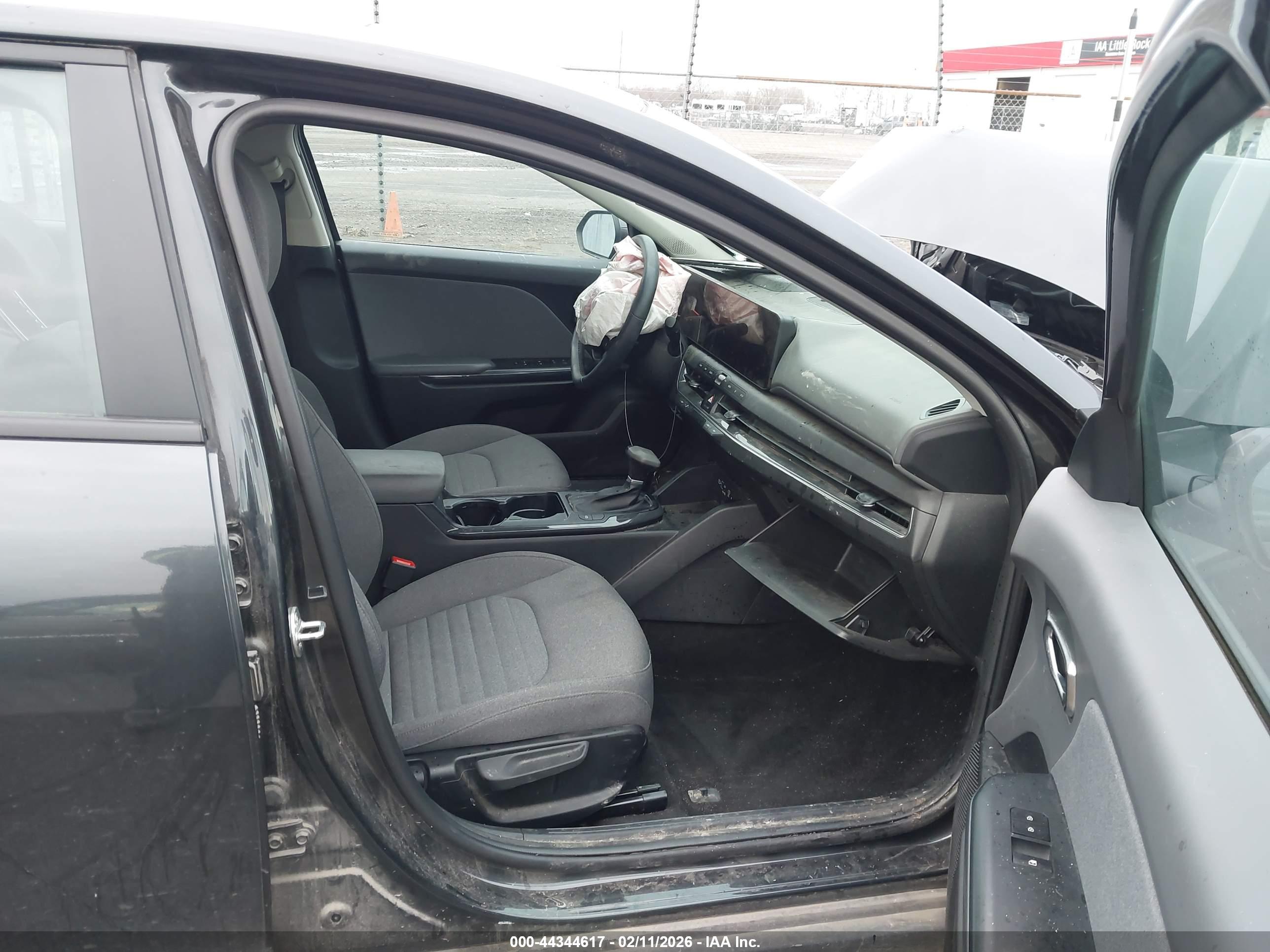 KIA K4 image 5