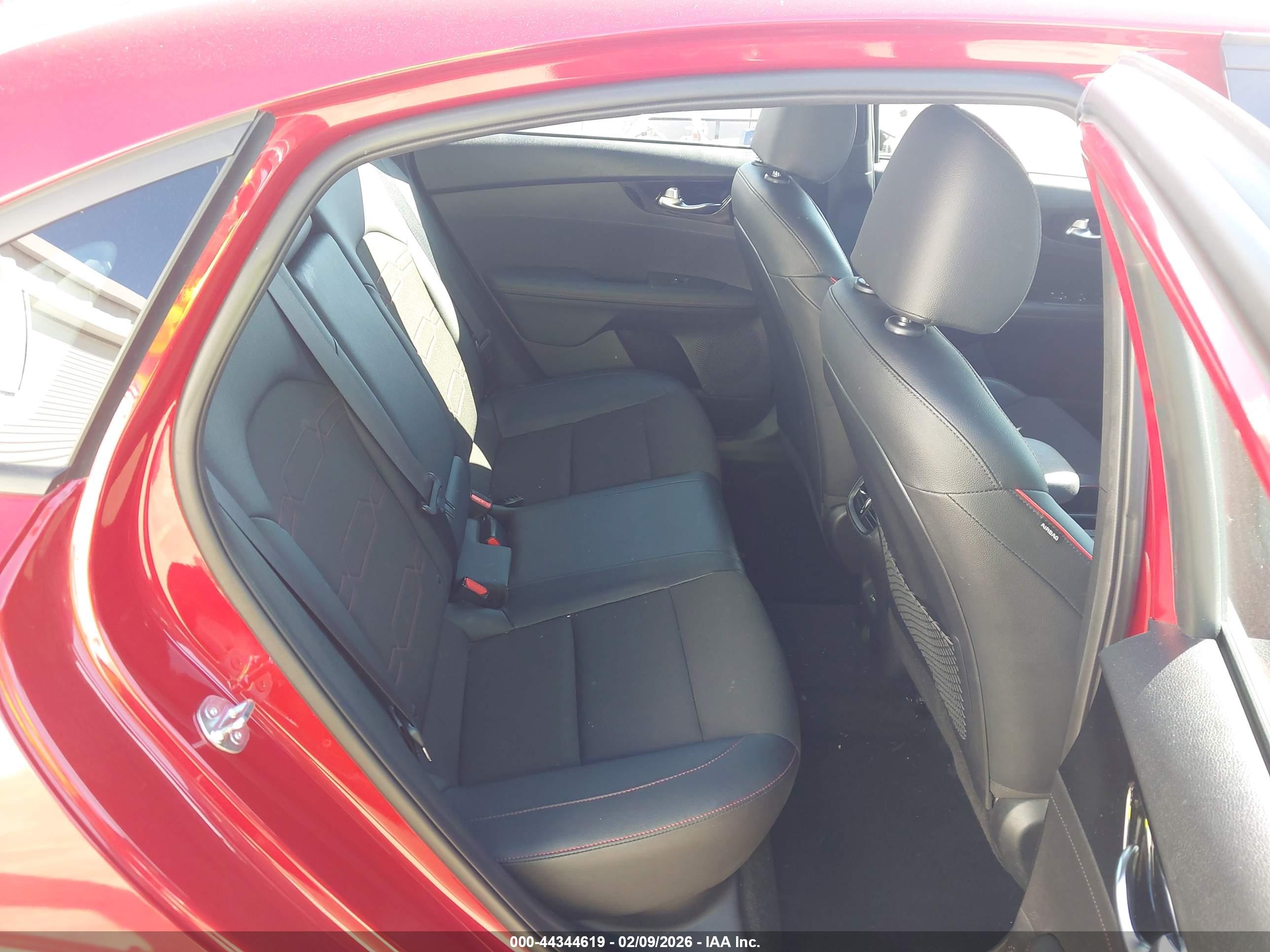 KIA FORTE image 8