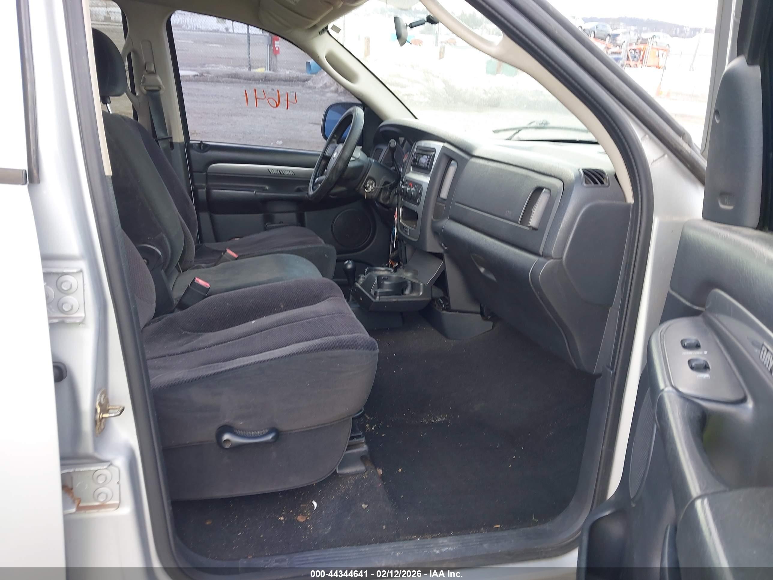 DODGE RAM image 5