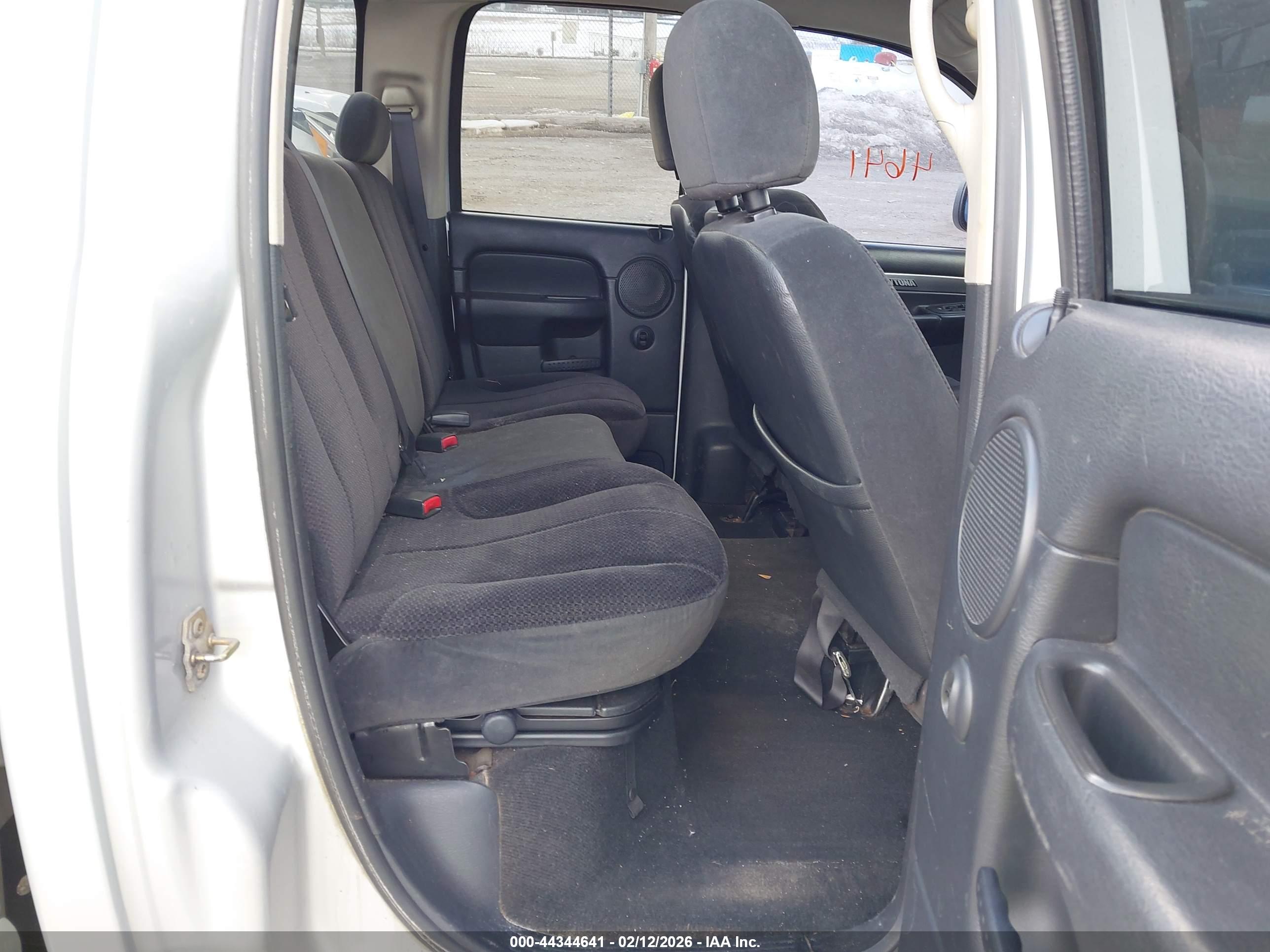 DODGE RAM image 8