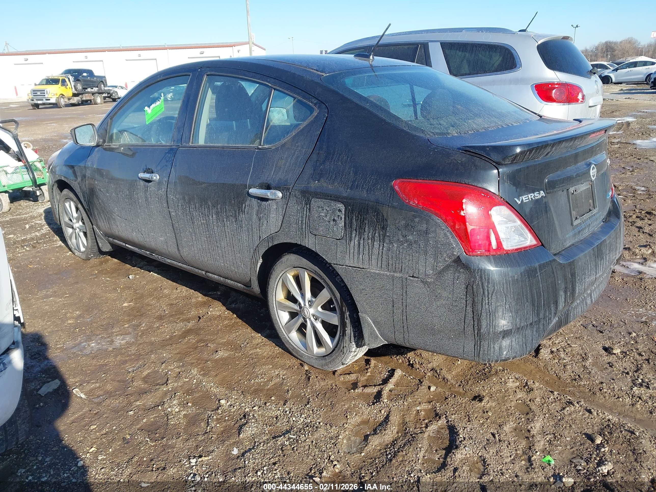 NISSAN VERSA image 3