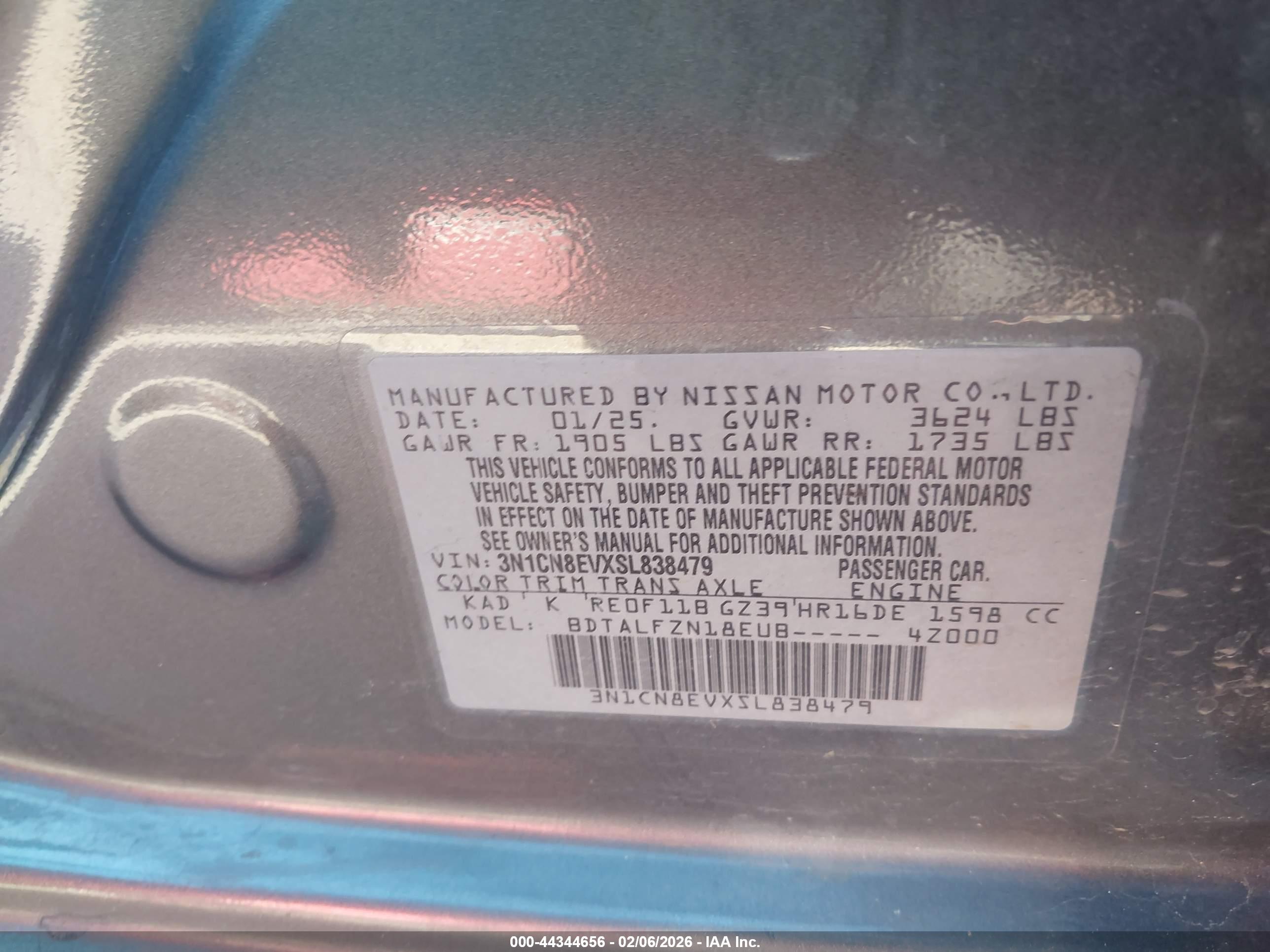 NISSAN VERSA image 9