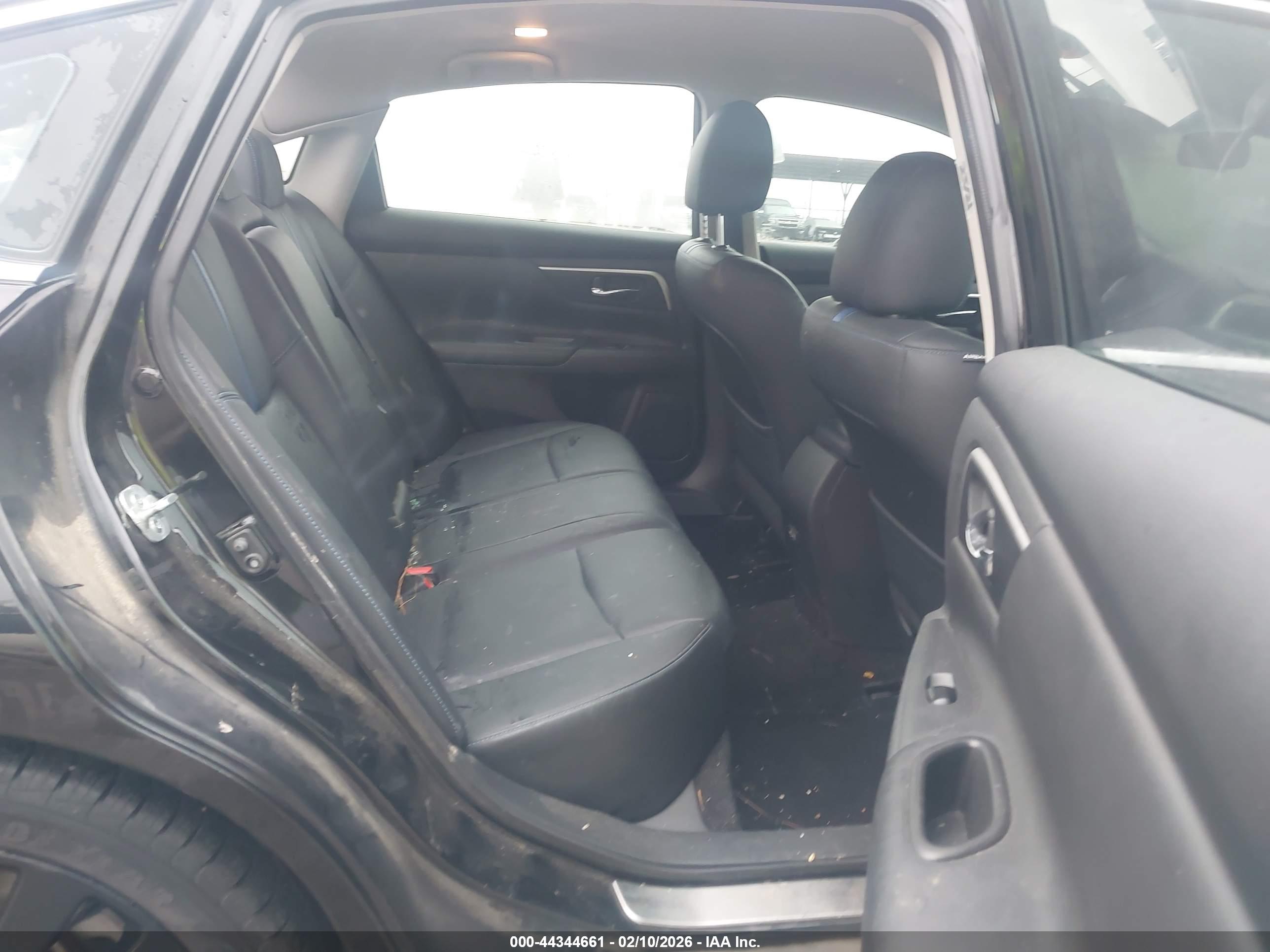 NISSAN ALTIMA image 8