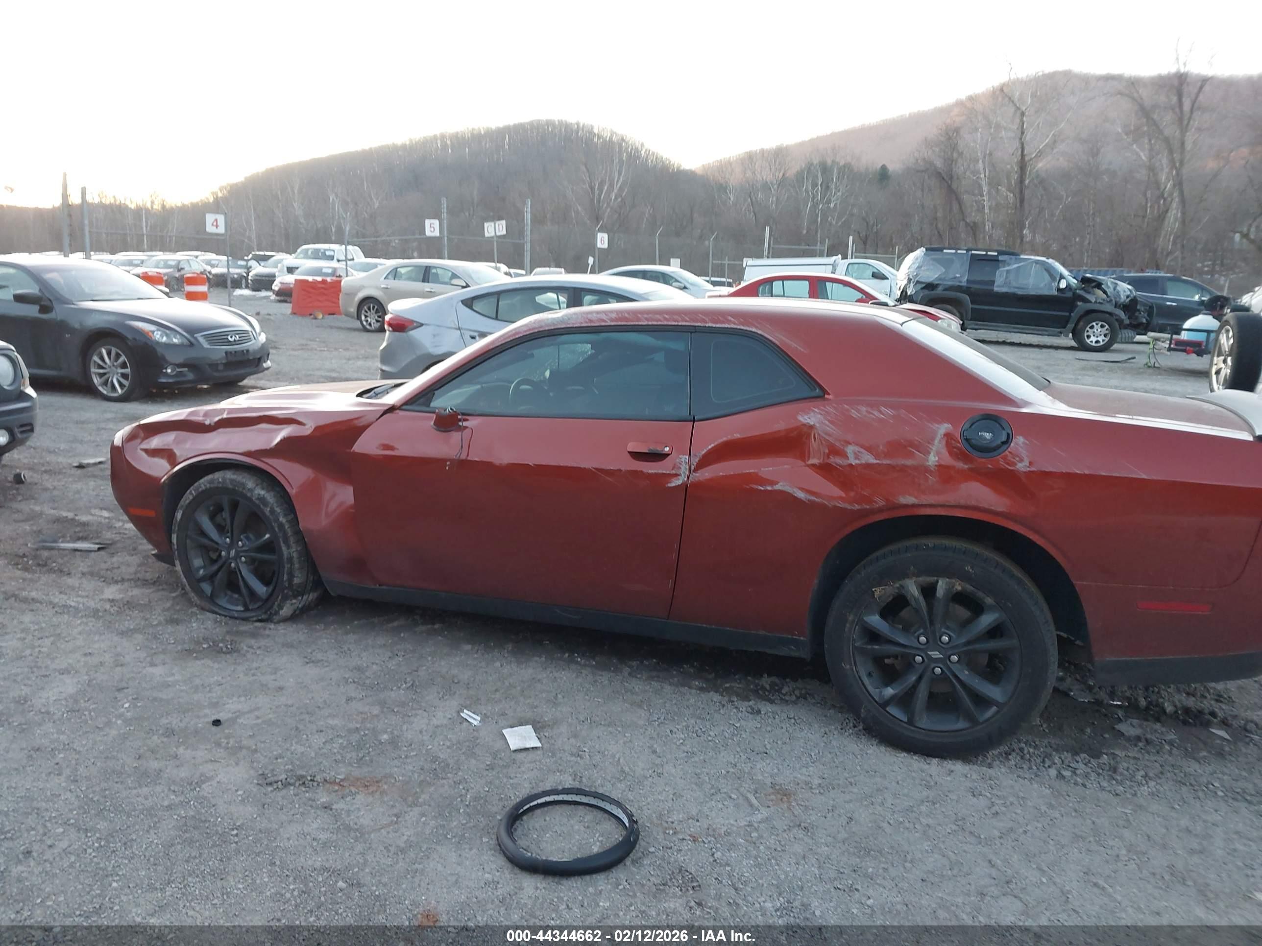DODGE CHALLENGER image 6