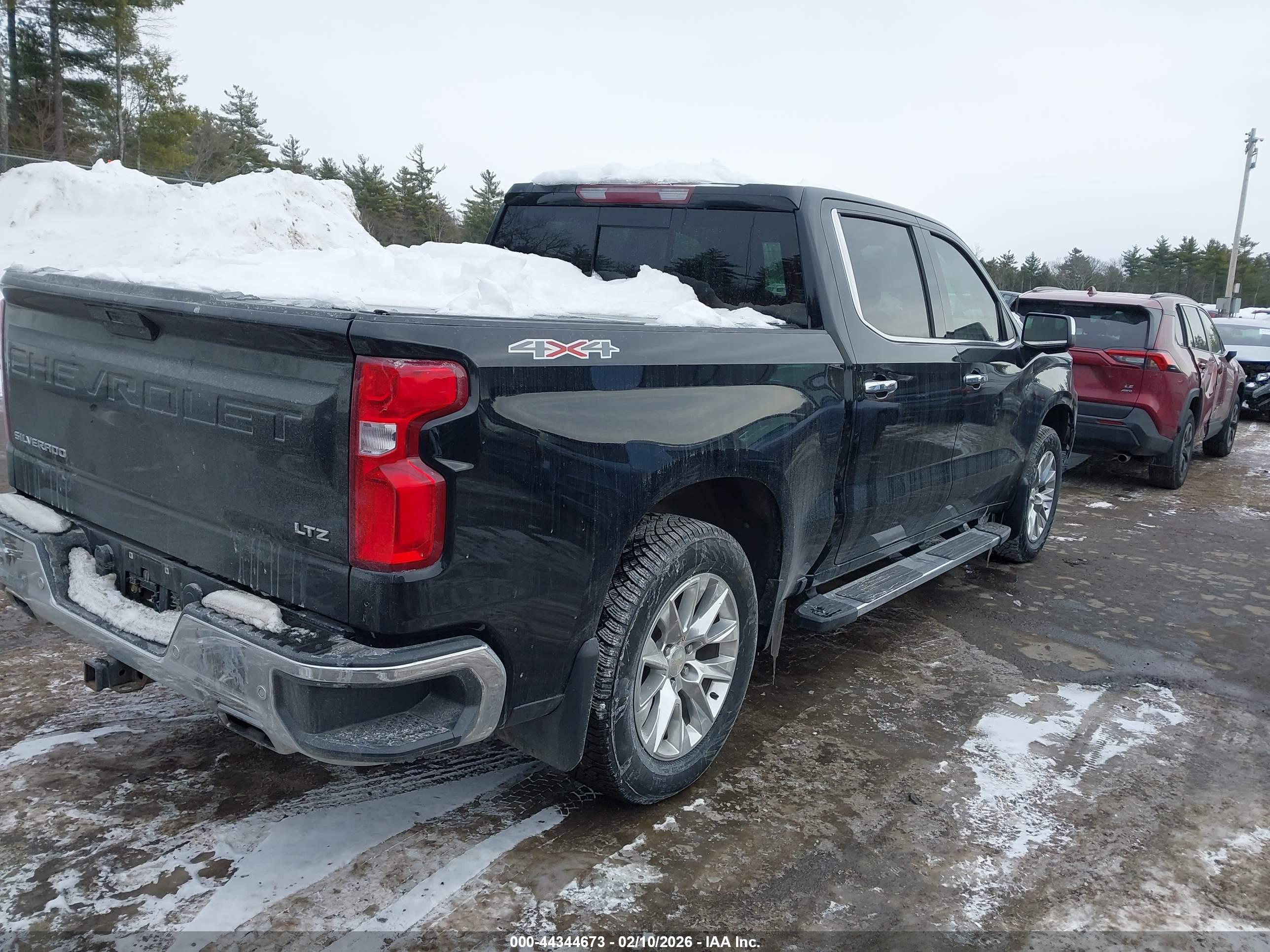 CHEVROLET SILVERADO image 4