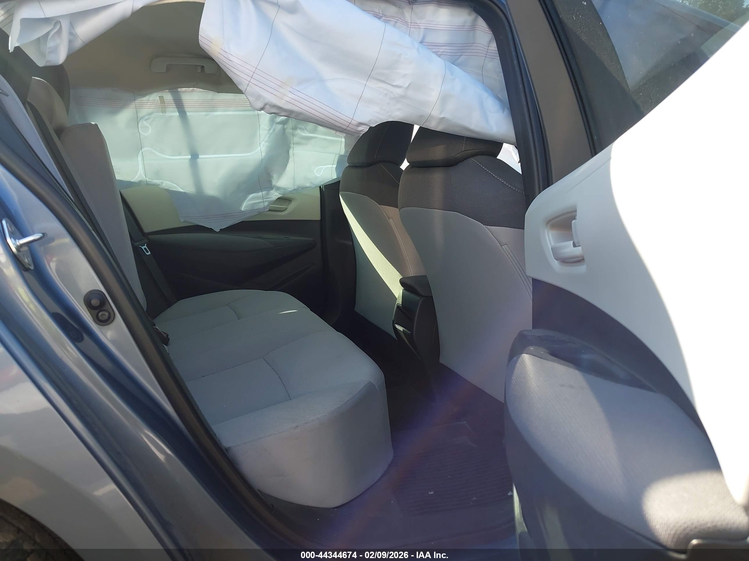 TOYOTA COROLLA image 8
