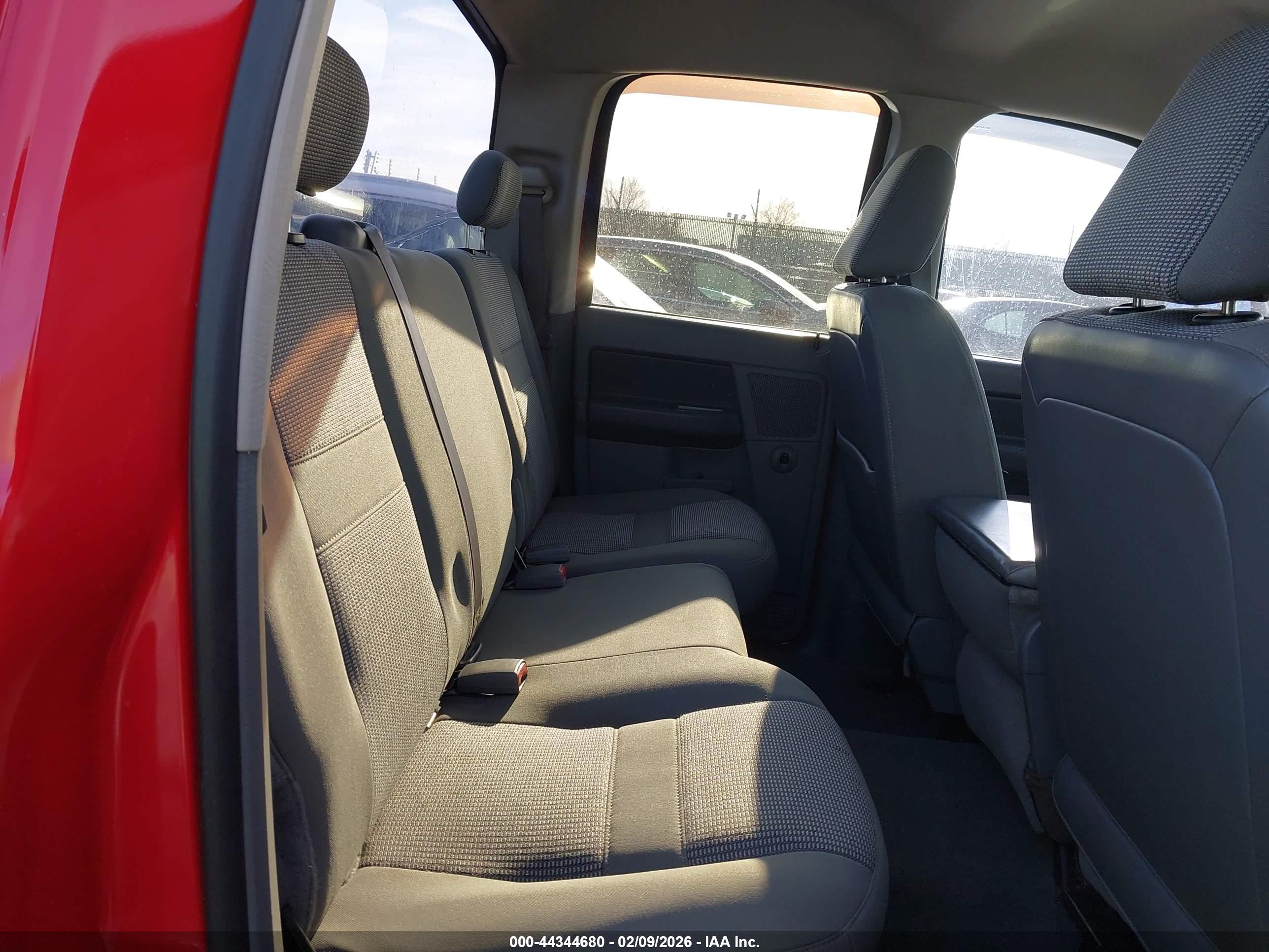DODGE RAM image 8