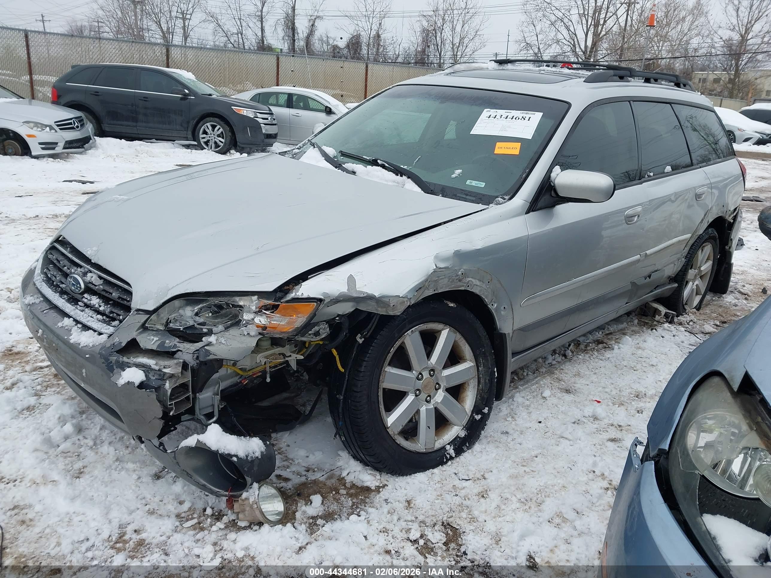 SUBARU OUTBACK image 2