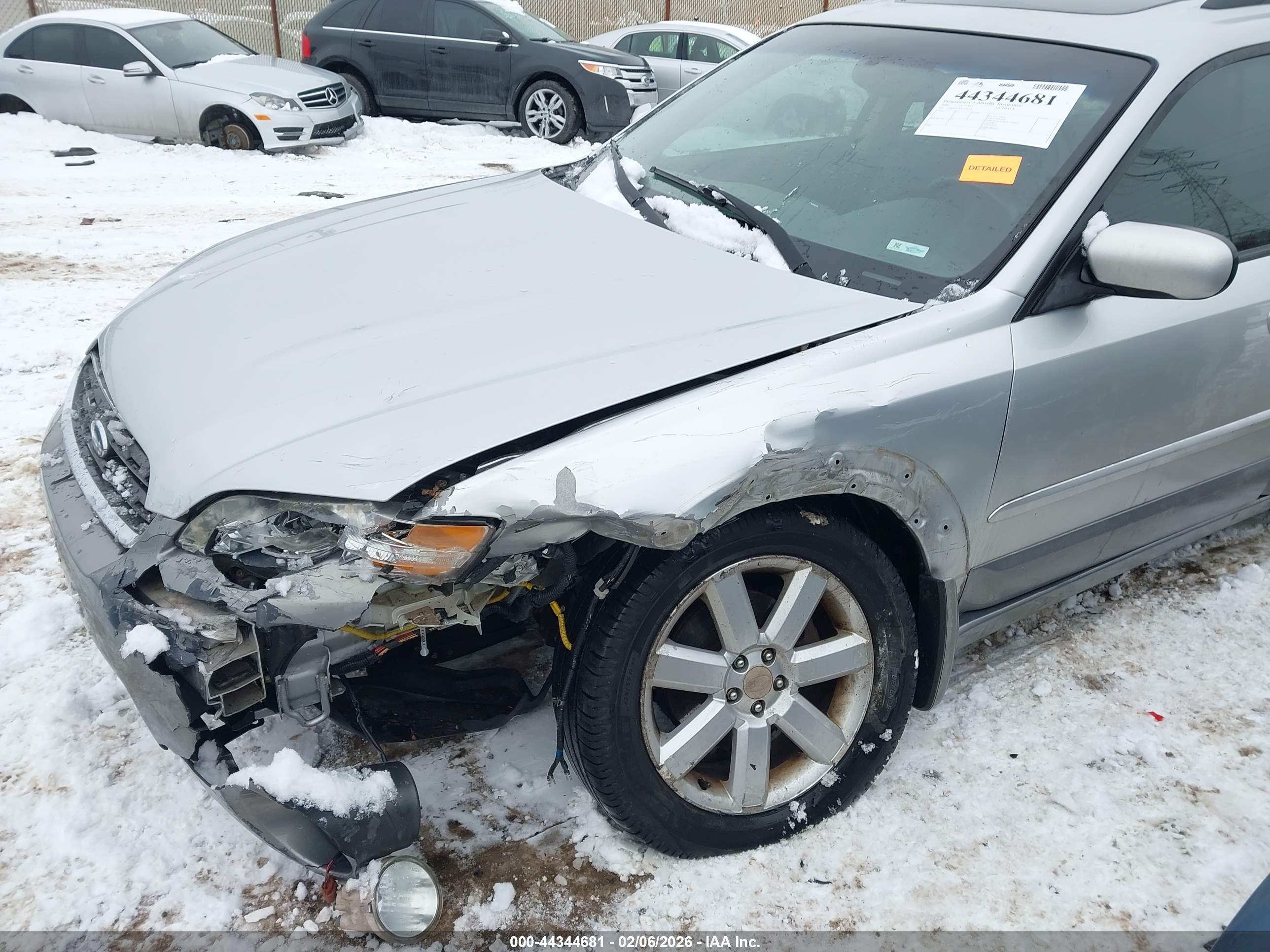 SUBARU OUTBACK image 6