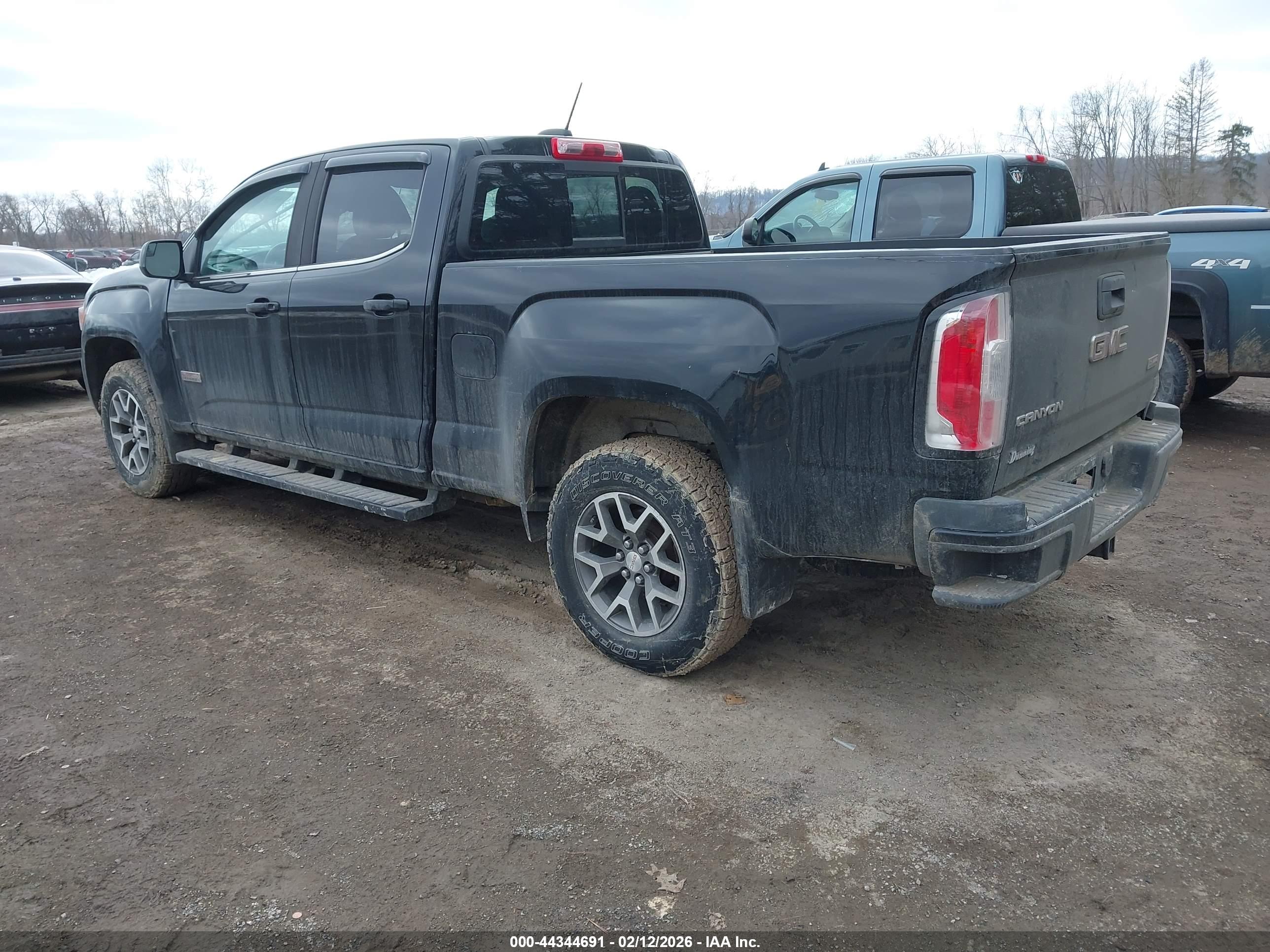 GMC CANYON image 3