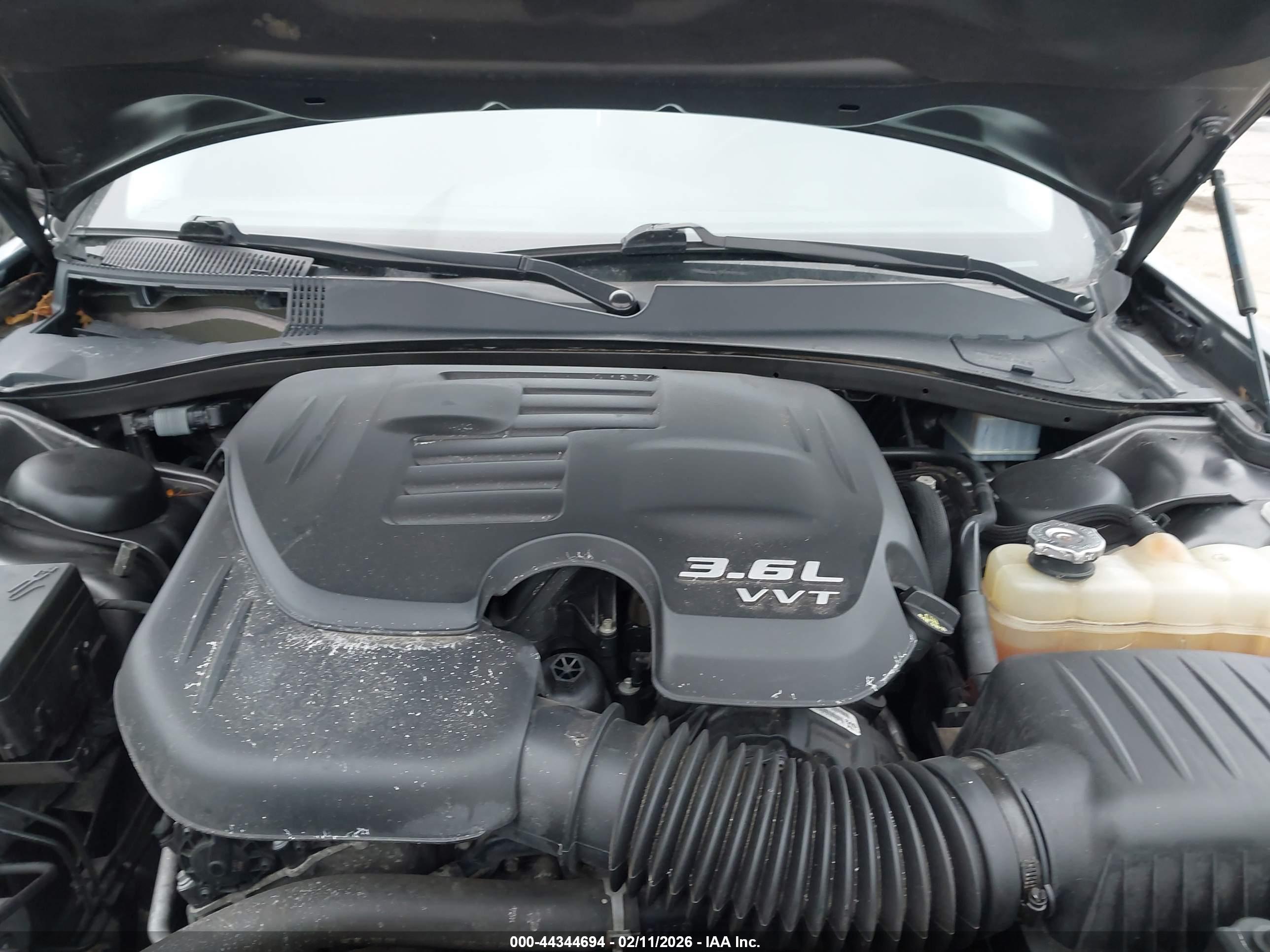 CHRYSLER 300 image 10