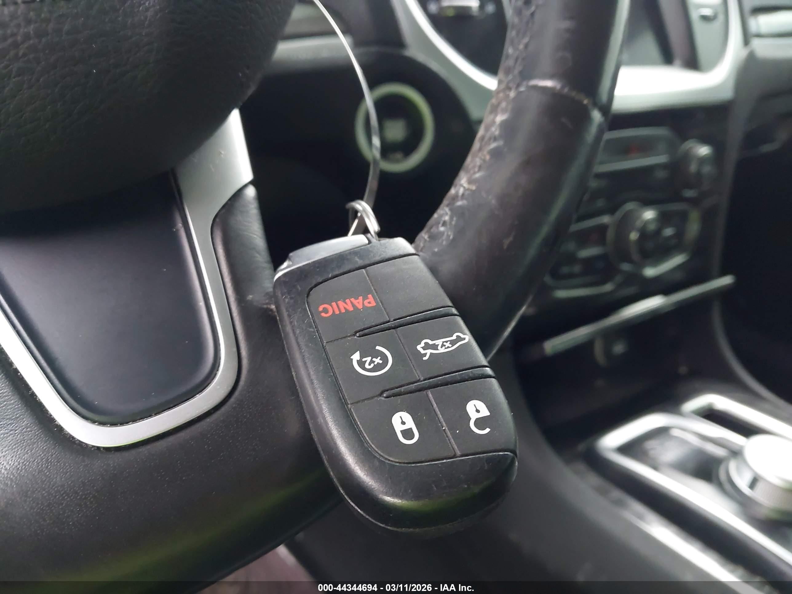 CHRYSLER 300 image 11
