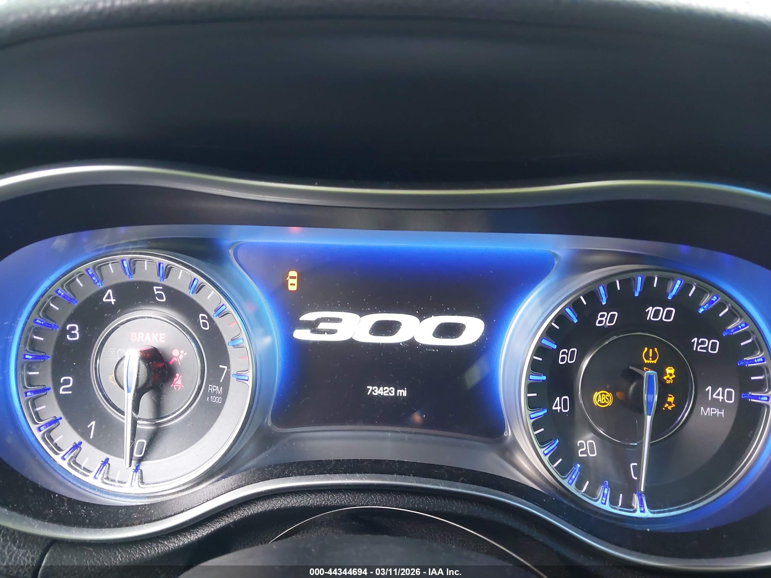 CHRYSLER 300 image 7