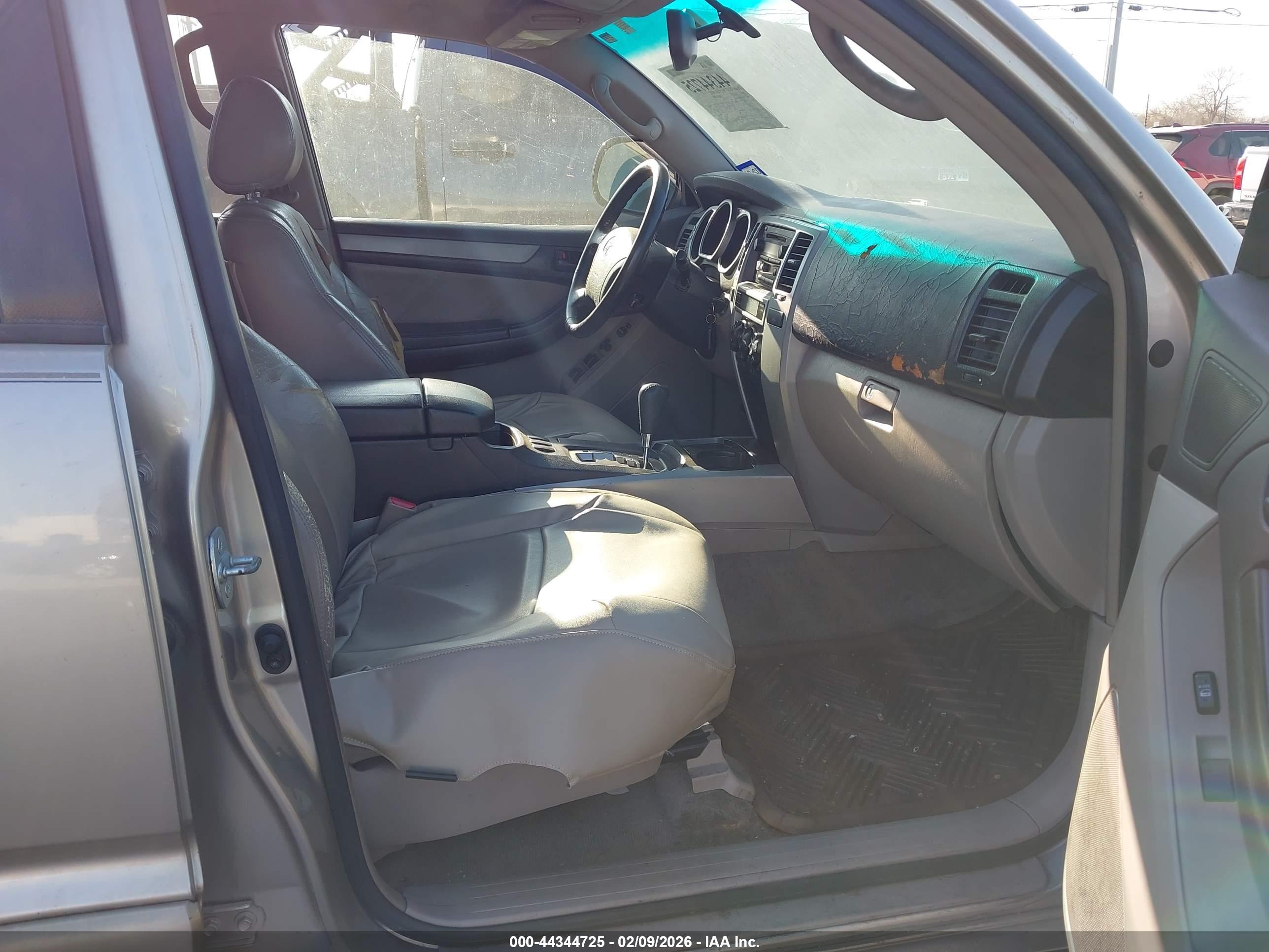 TOYOTA 4RUNNER image 5