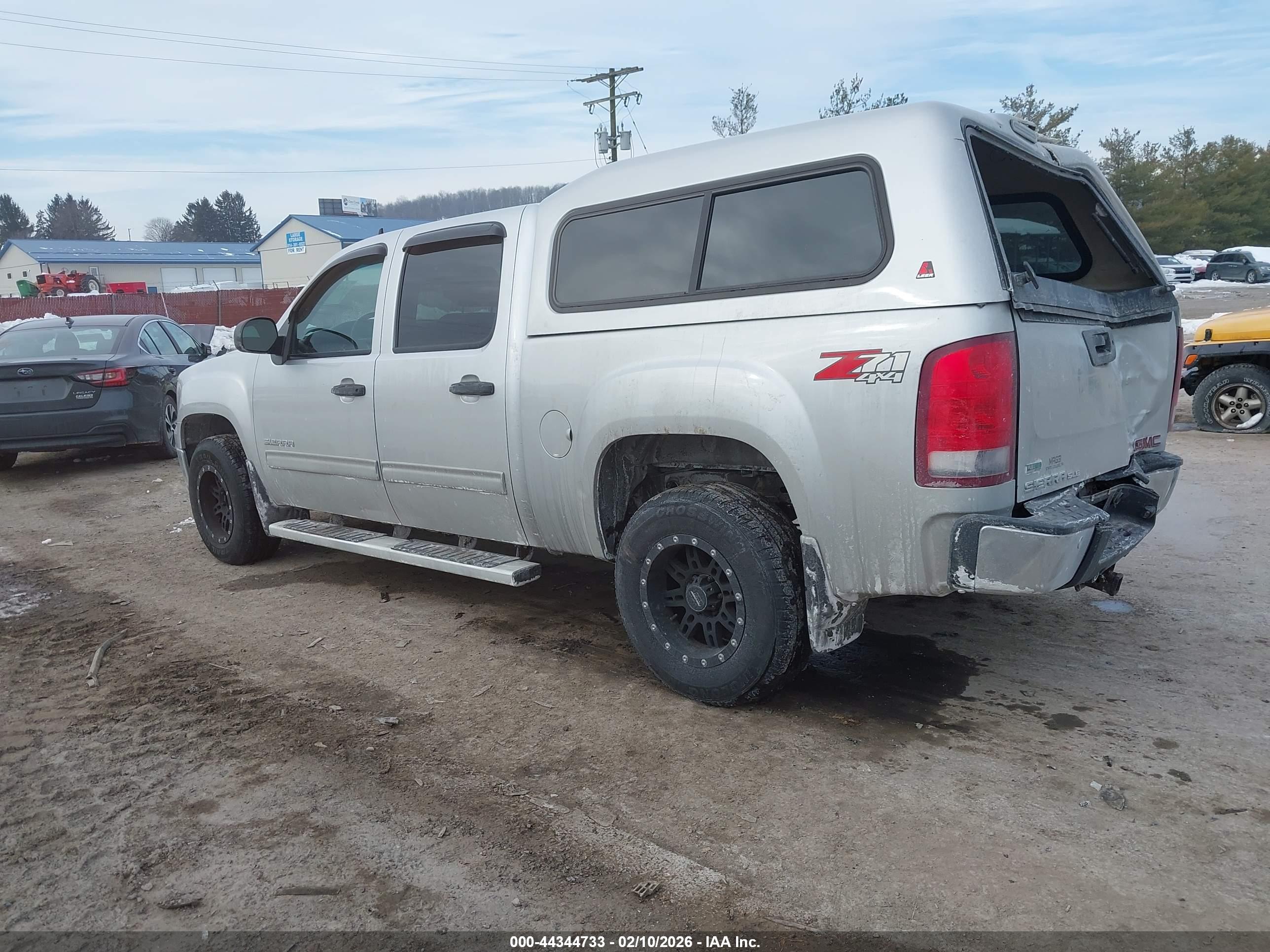 GMC SIERRA image 3