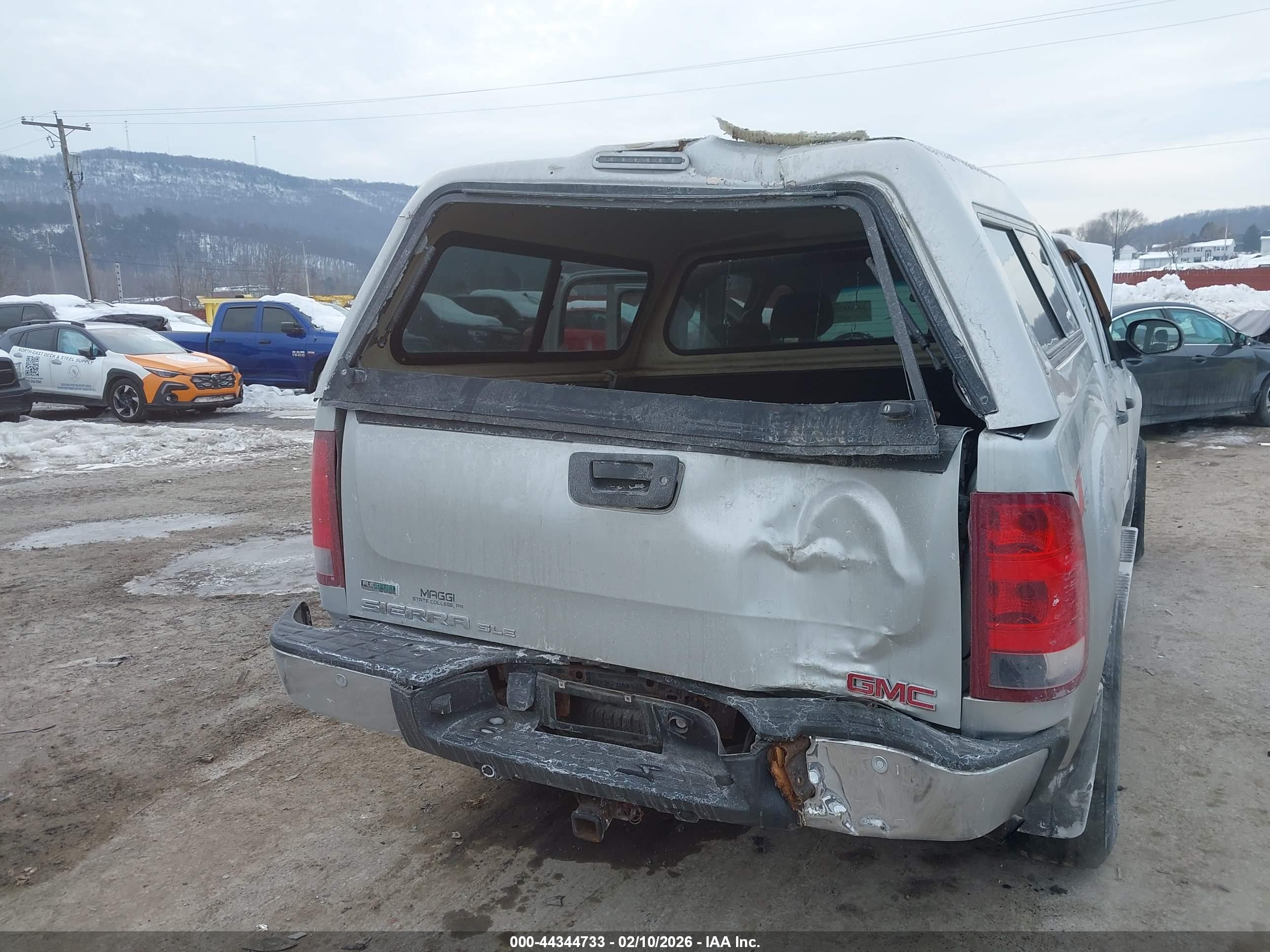 GMC SIERRA image 6