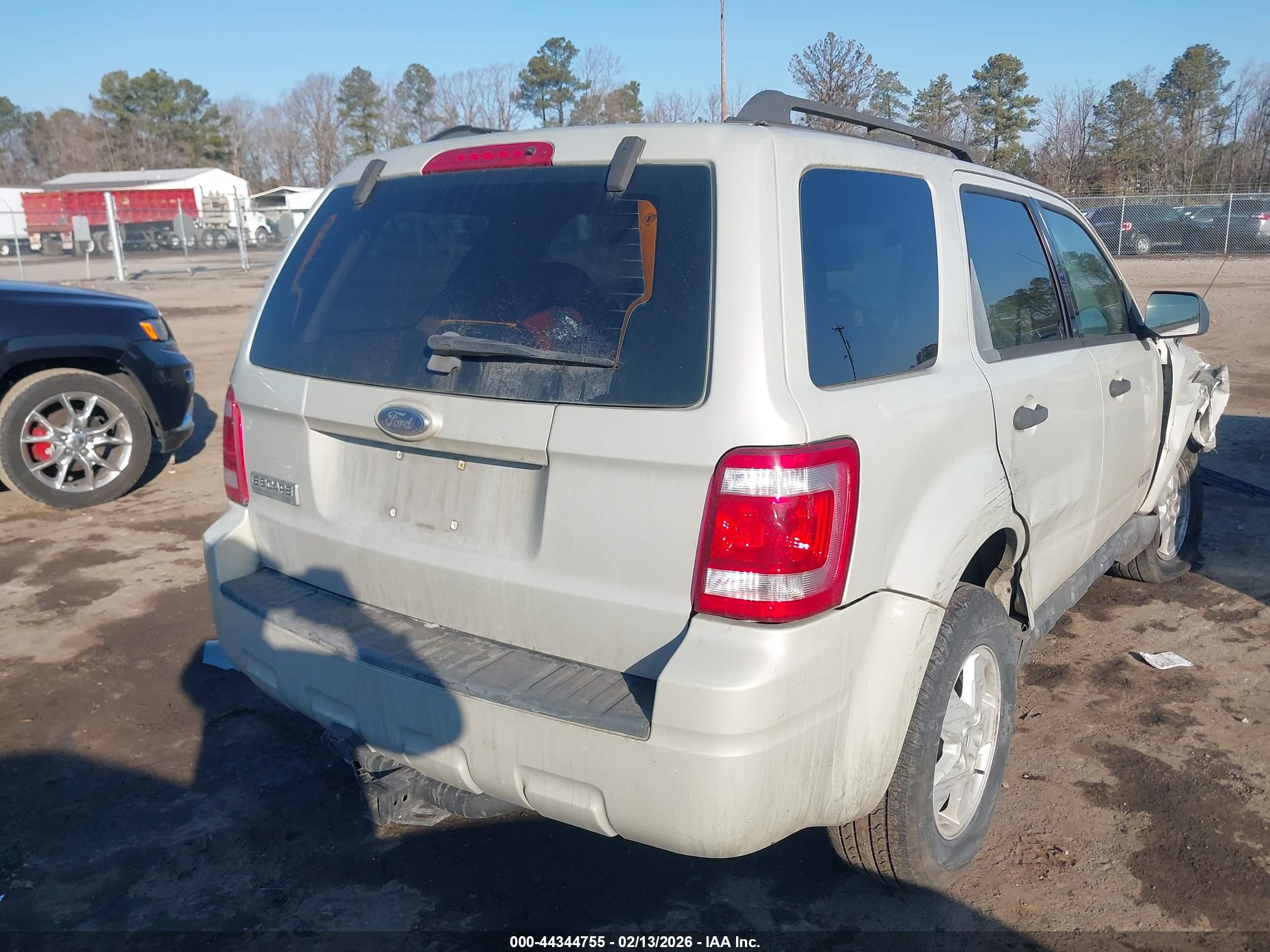 FORD ESCAPE image 4