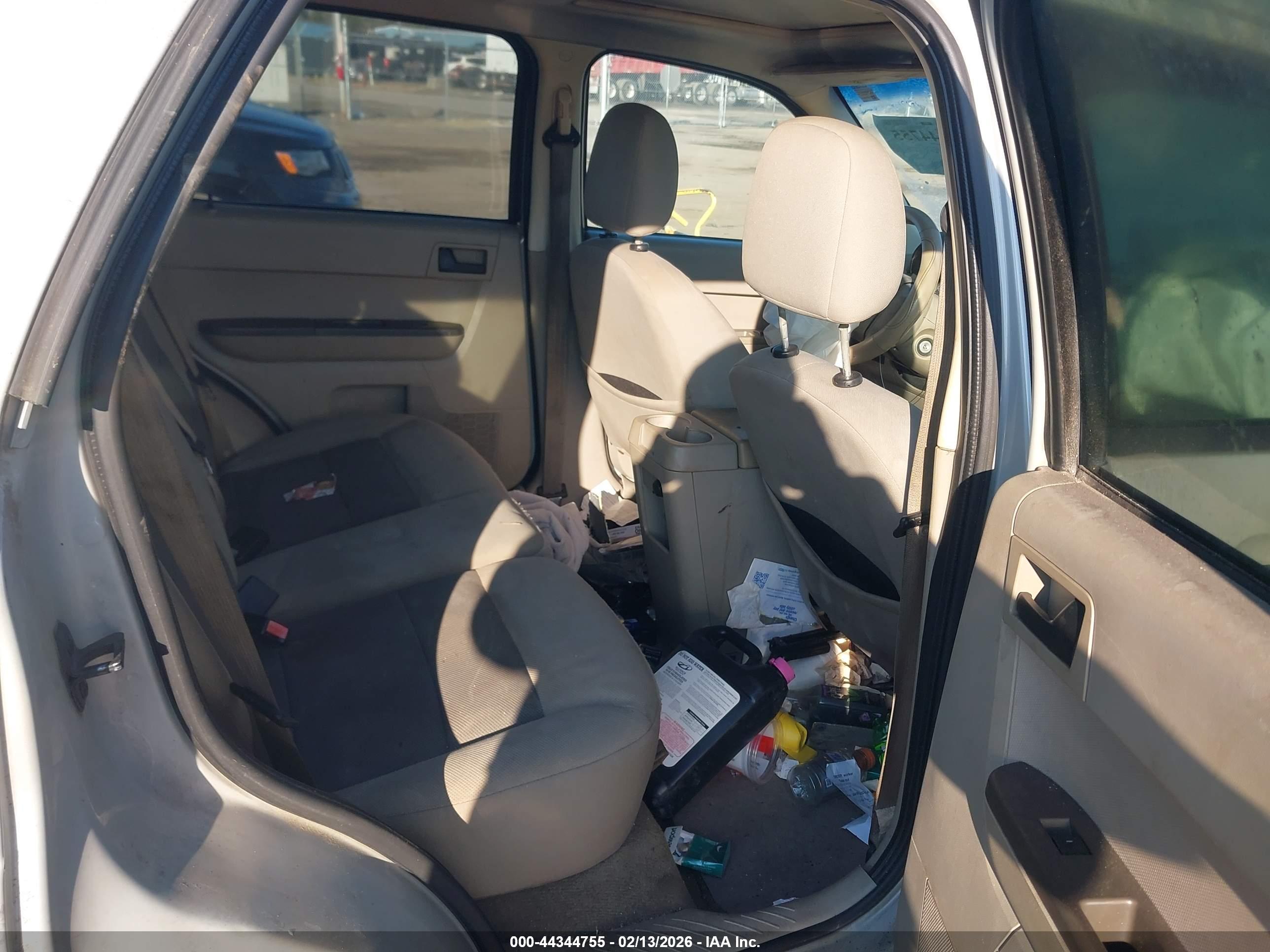 FORD ESCAPE image 8