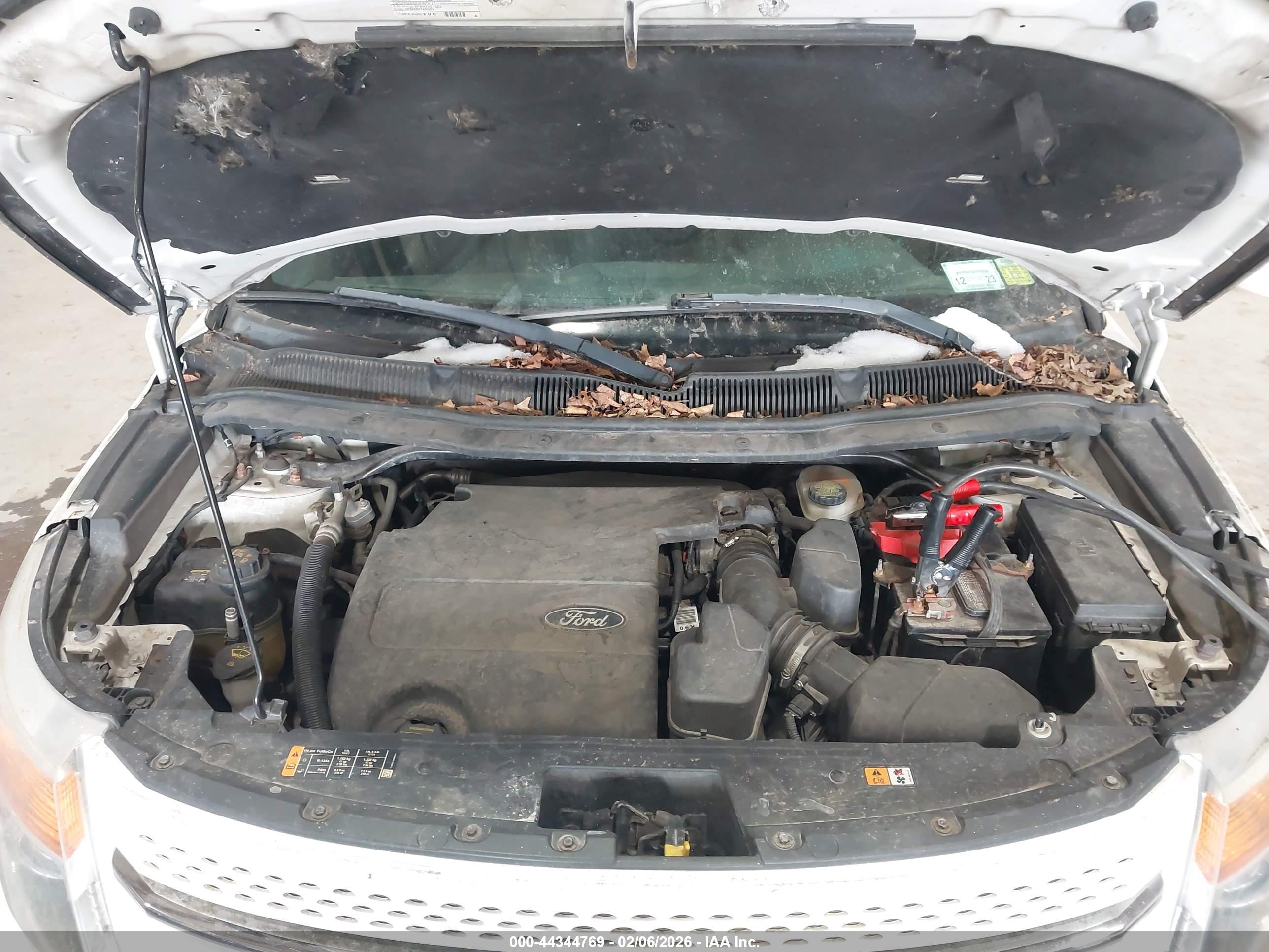 FORD EXPLORER image 10