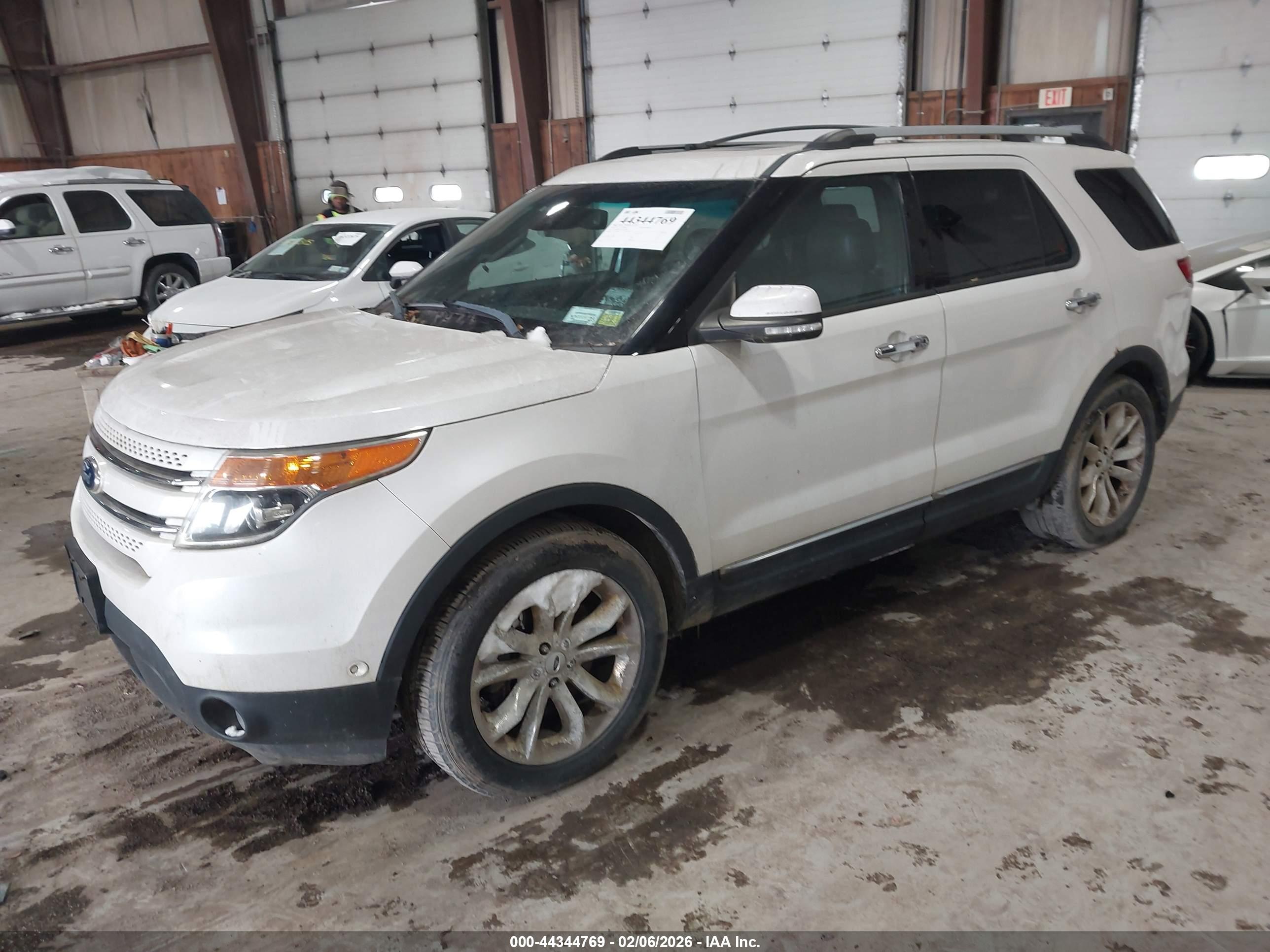 FORD EXPLORER image 2