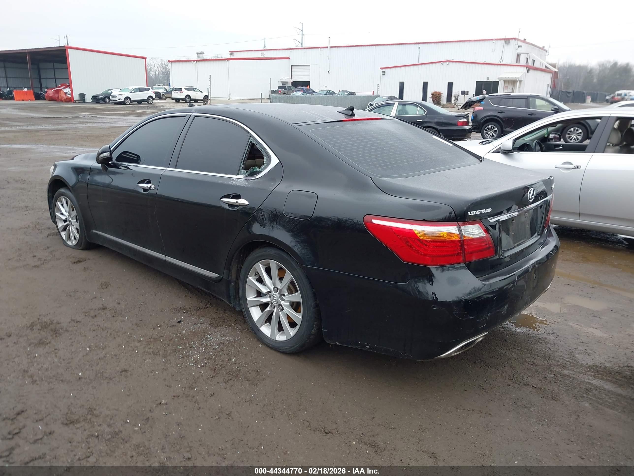 LEXUS LS image 3