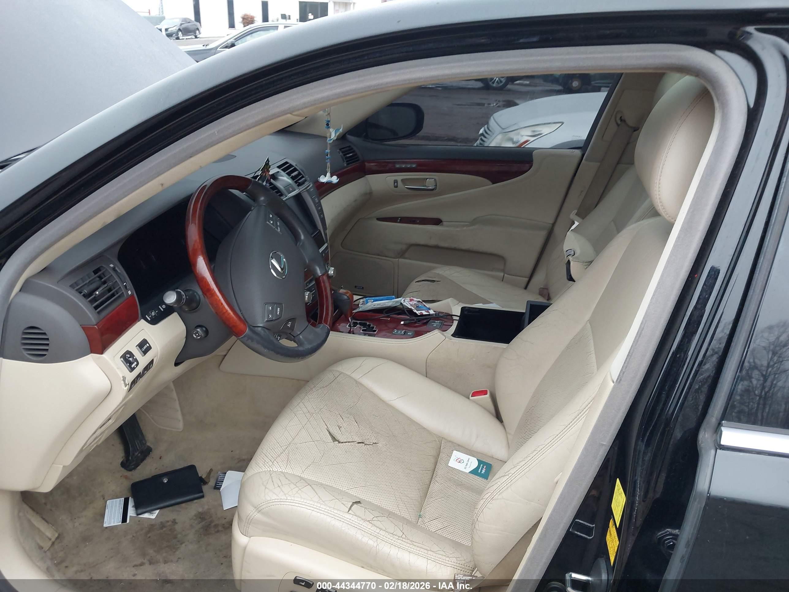 LEXUS LS image 5