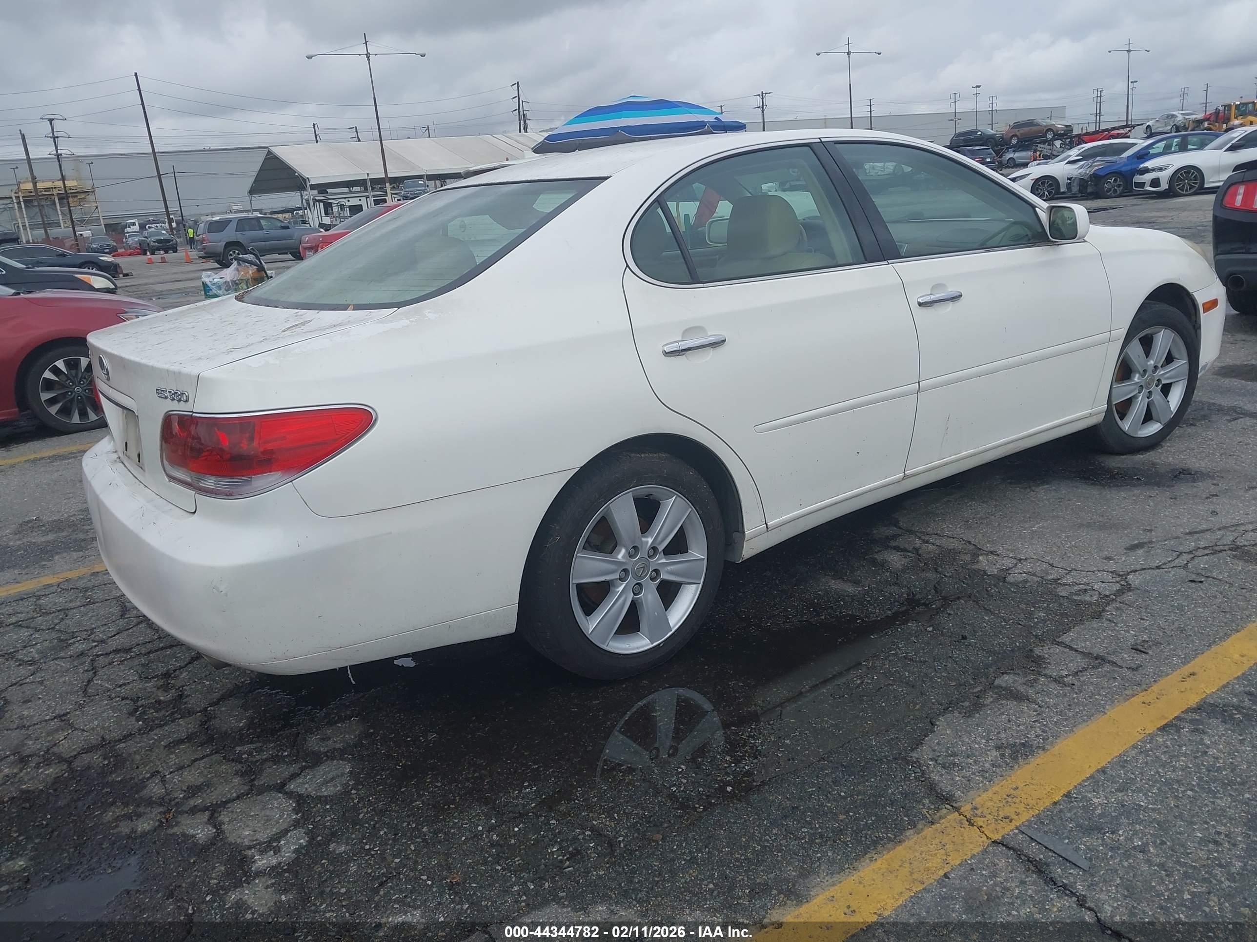 LEXUS ES image 4