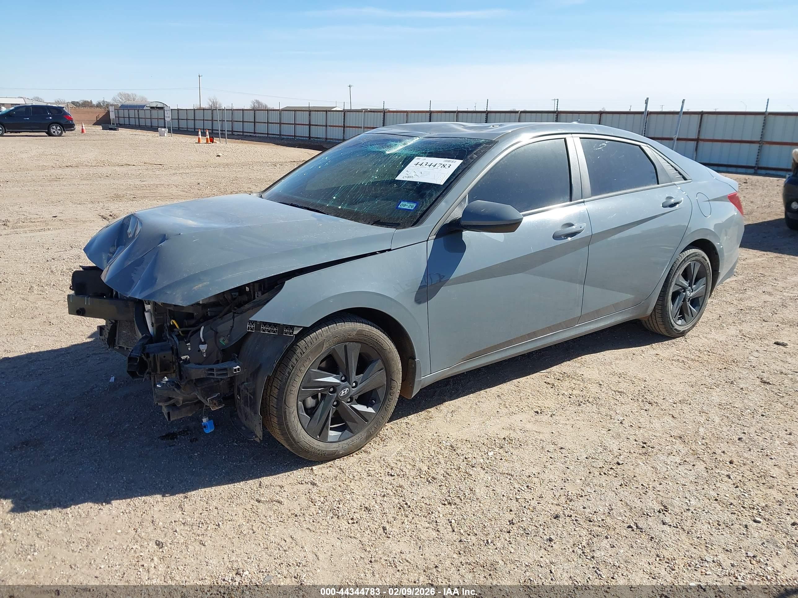 HYUNDAI ELANTRA image 2