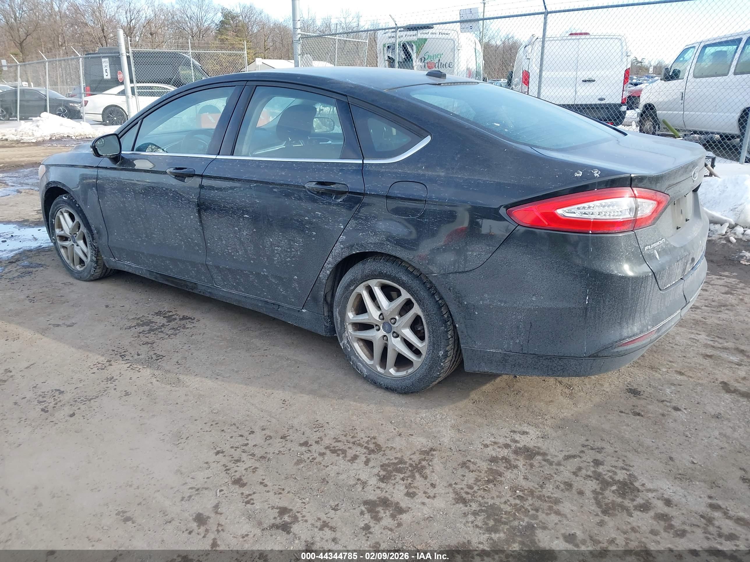 FORD FUSION image 3