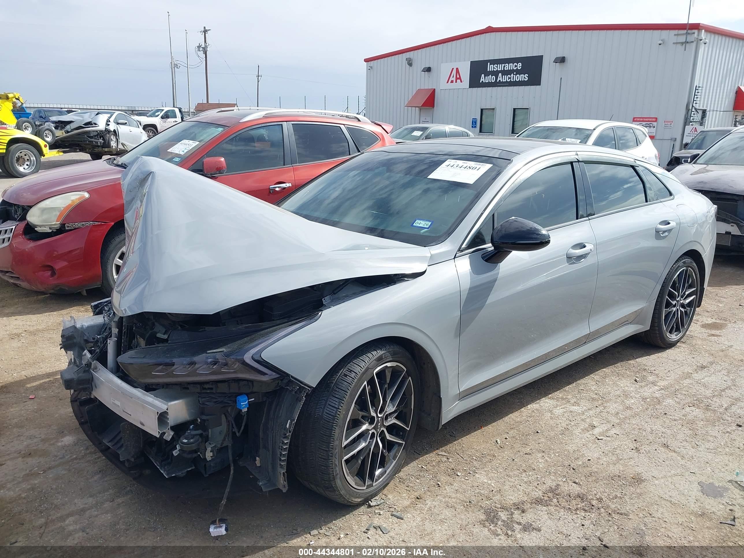 KIA K5 image 2