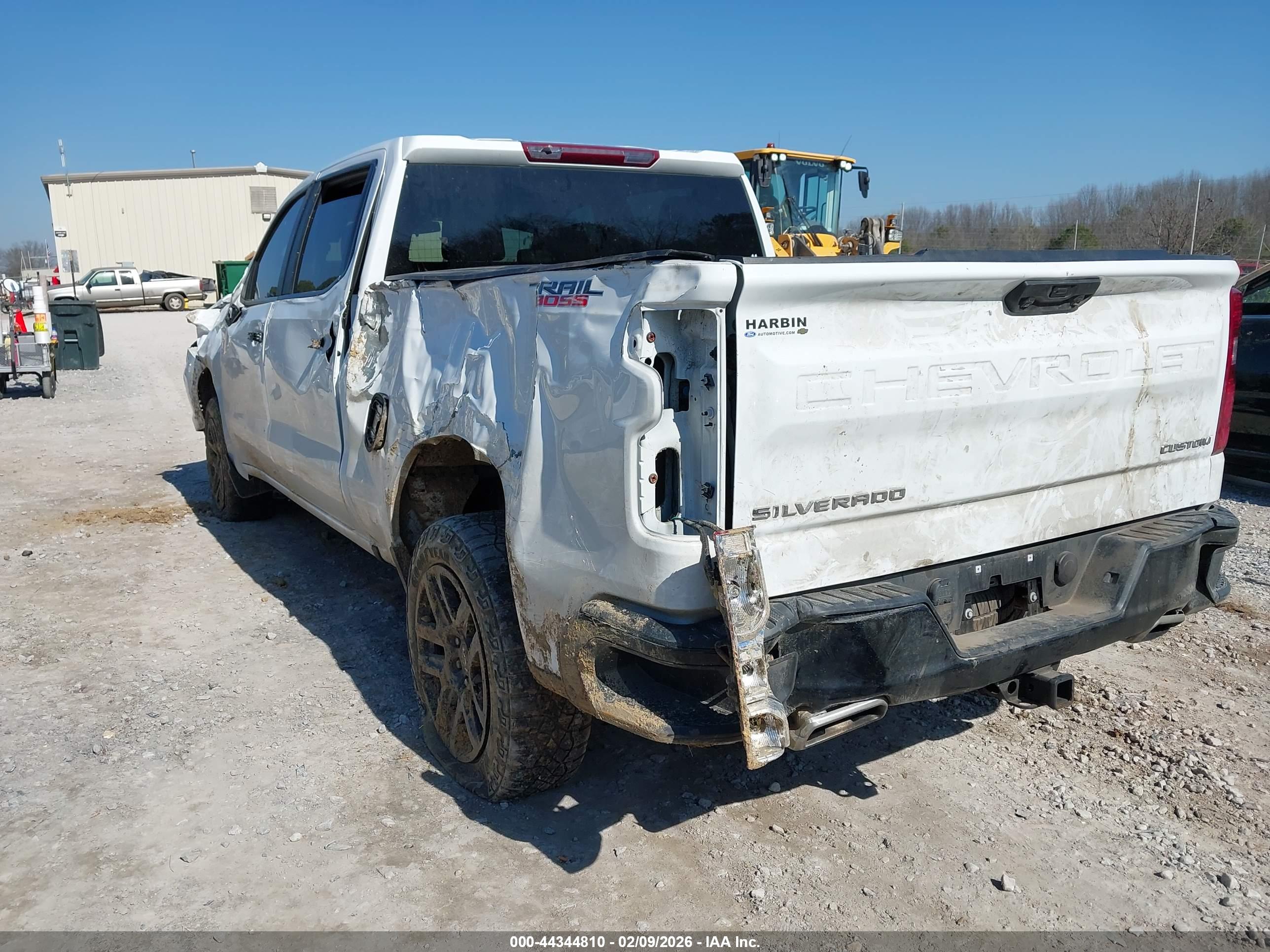 CHEVROLET SILVERADO image 6