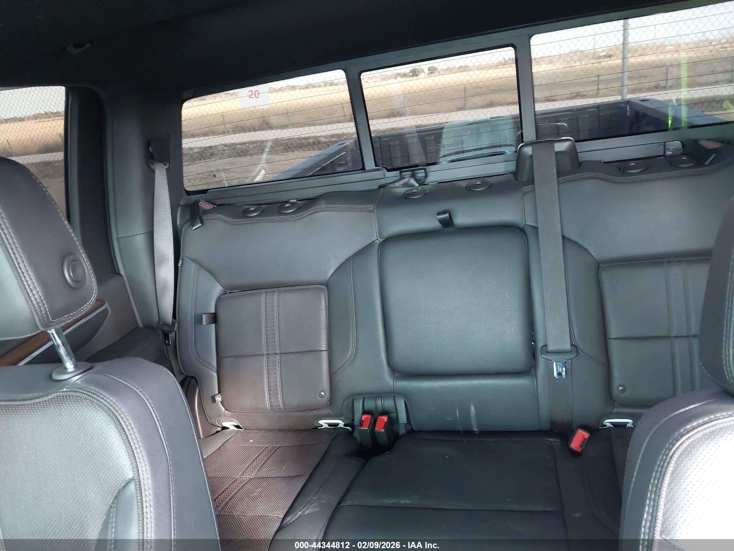 CHEVROLET SILVERADO image 7
