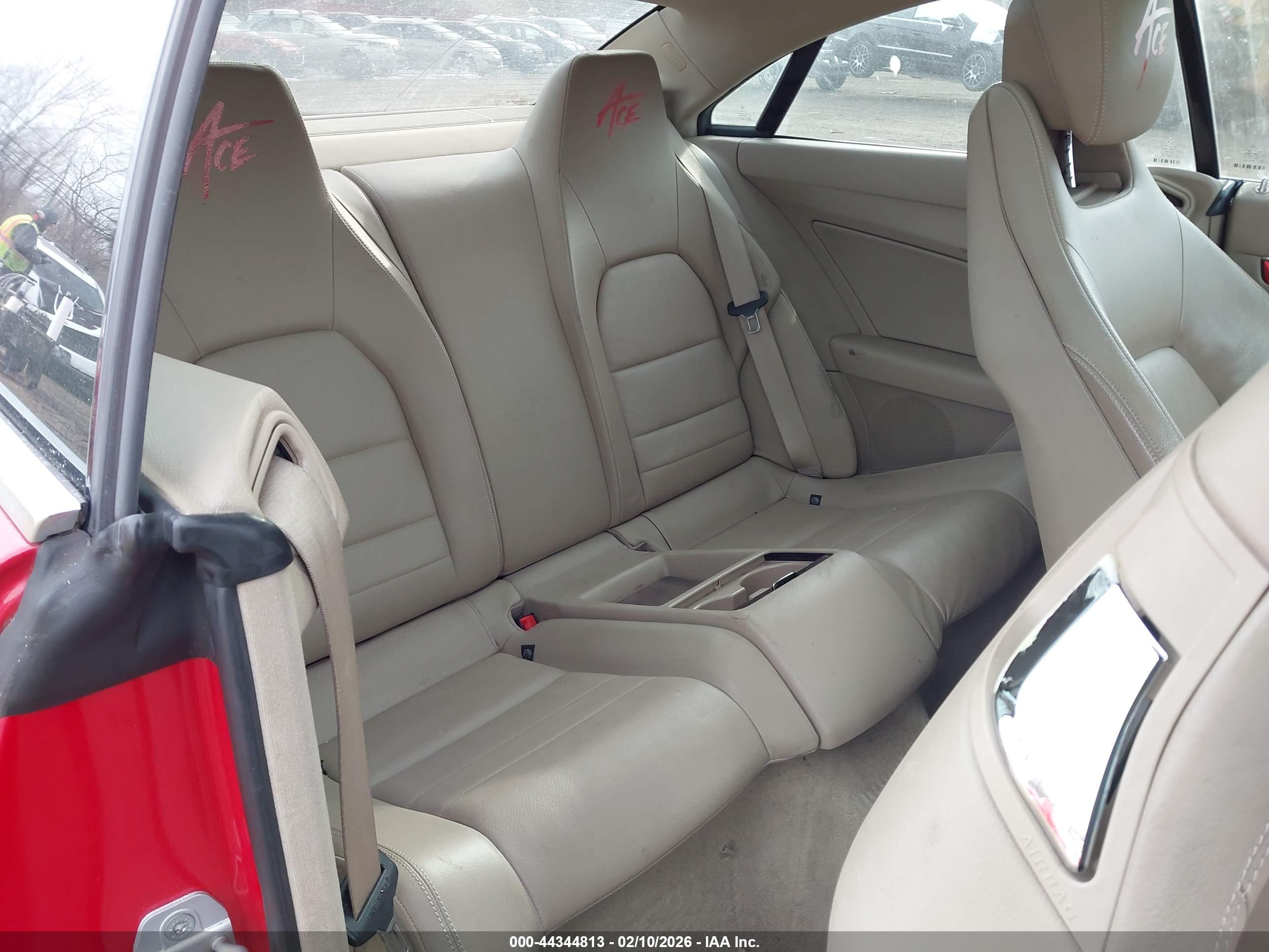 MERCEDES-BENZ E image 8