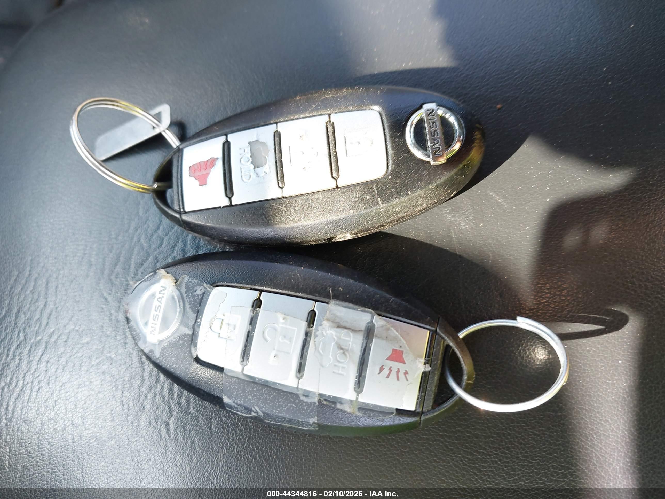NISSAN MAXIMA image 11