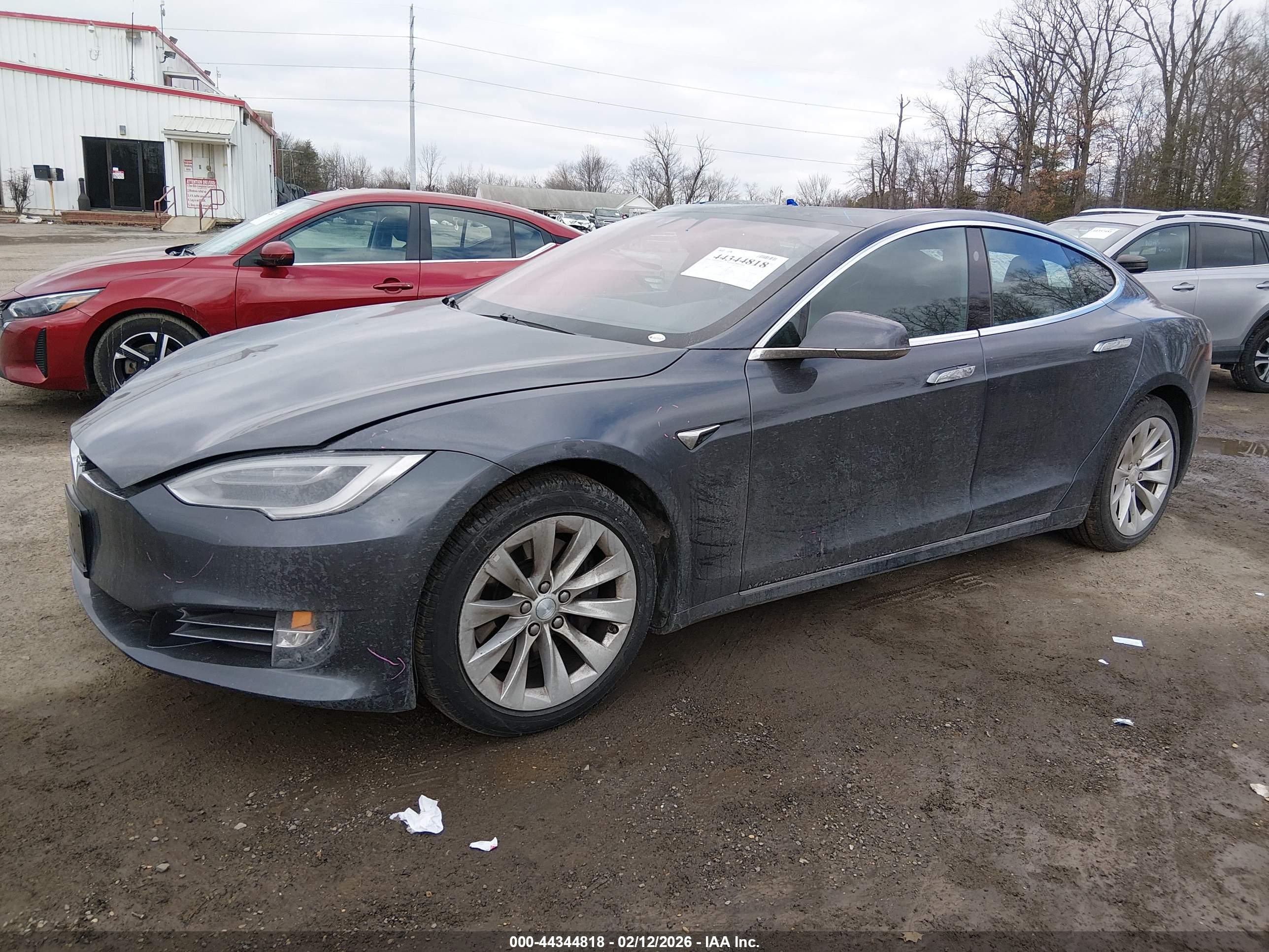 TESLA MODEL image 2