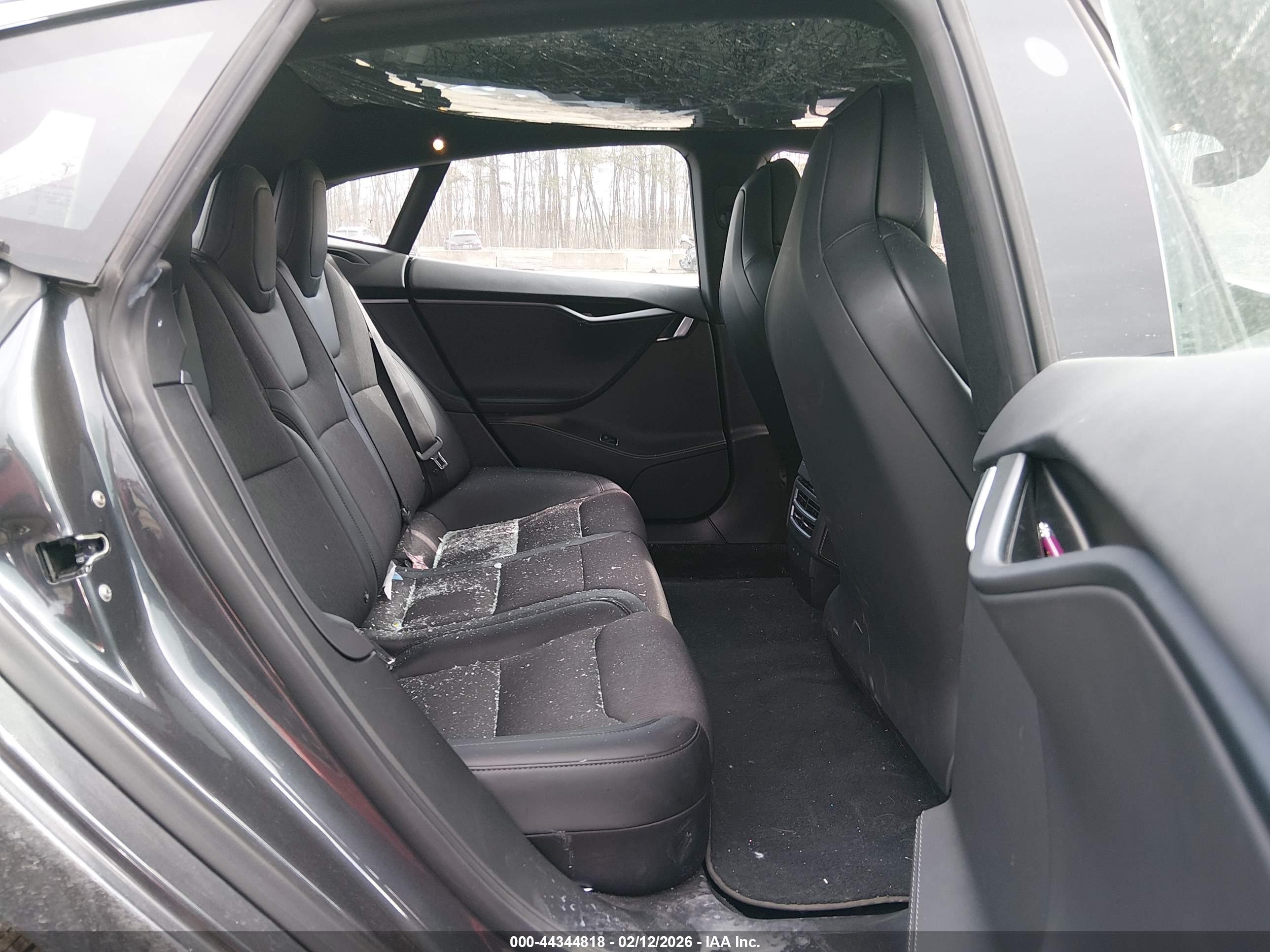 TESLA MODEL image 8